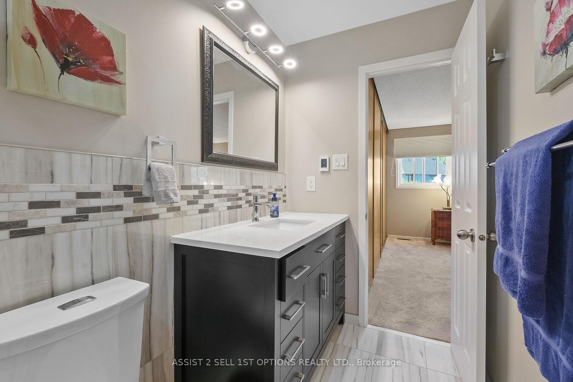 Photo 24 of 20 Colfax Street, Ottawa, Craig Henry/Woodvale — HOMEH