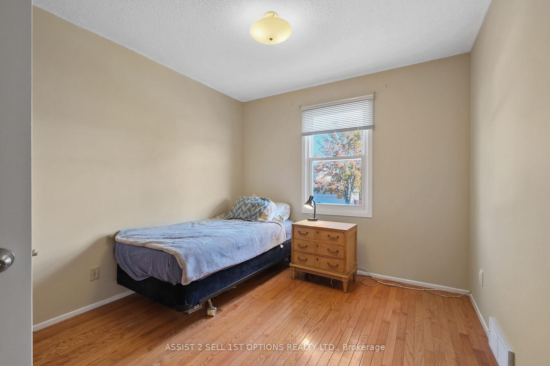 Photo 26 of 20 Colfax Street, Ottawa, Craig Henry/Woodvale — HOMEH