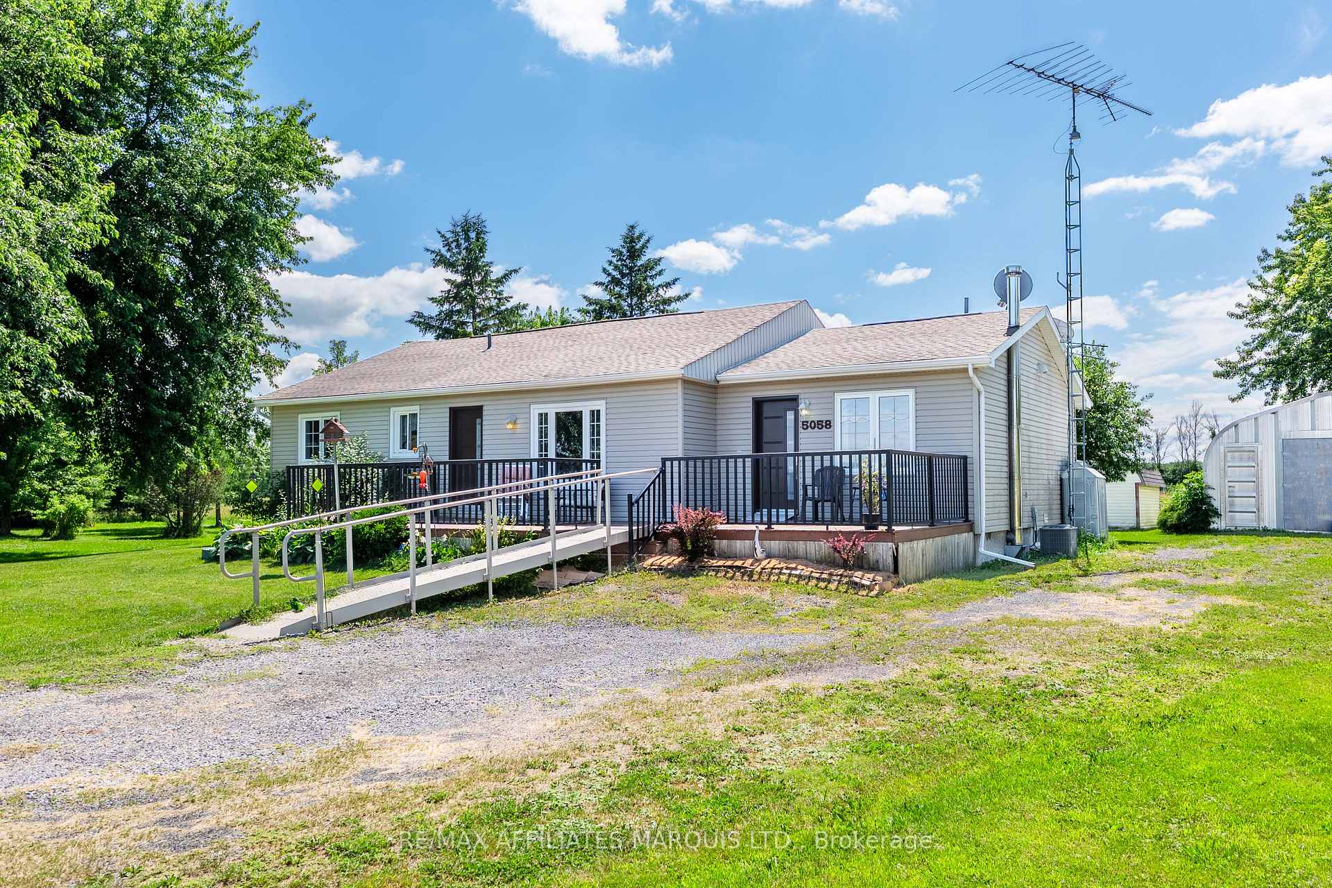 Photo 4 of 5058 Johnson Road, South Glengarry, South Glengarry (Charlottenburgh) Twp — HOMEH