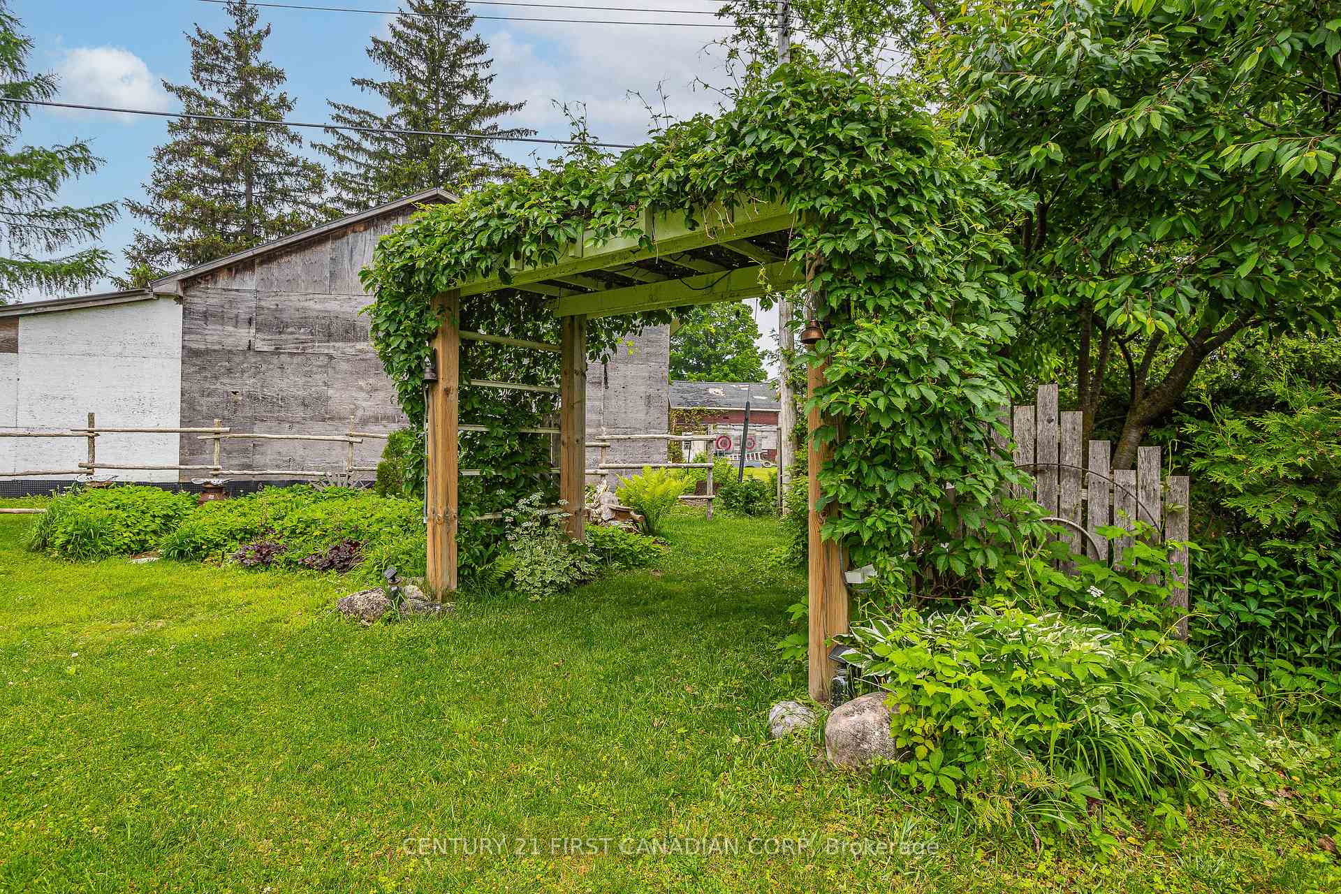 Photo 36 of 77 Main Street S, South Huron, Exeter — HOMEH