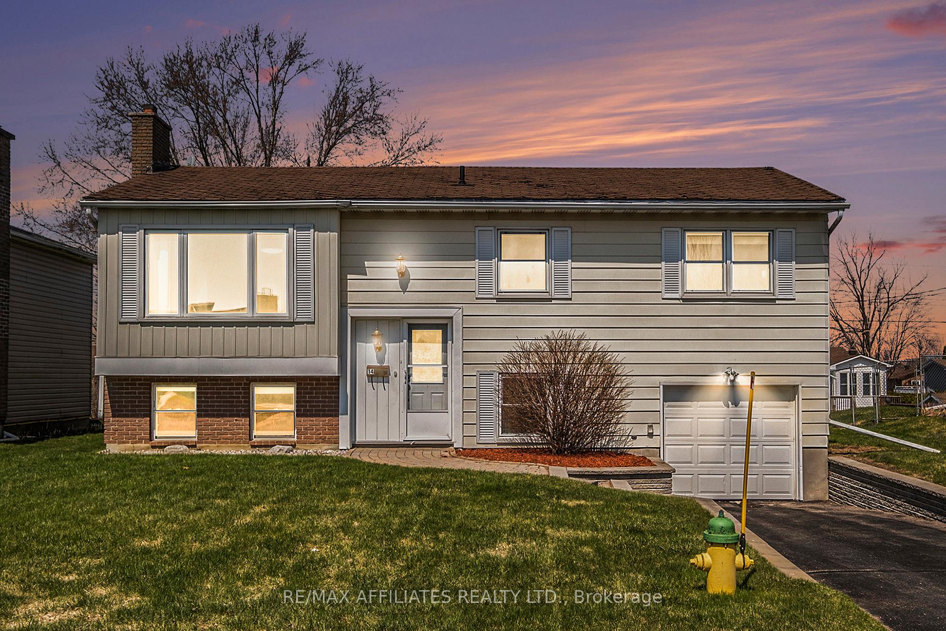 Photo 2 of 14 Ross Street E, Smiths Falls — HOMEH