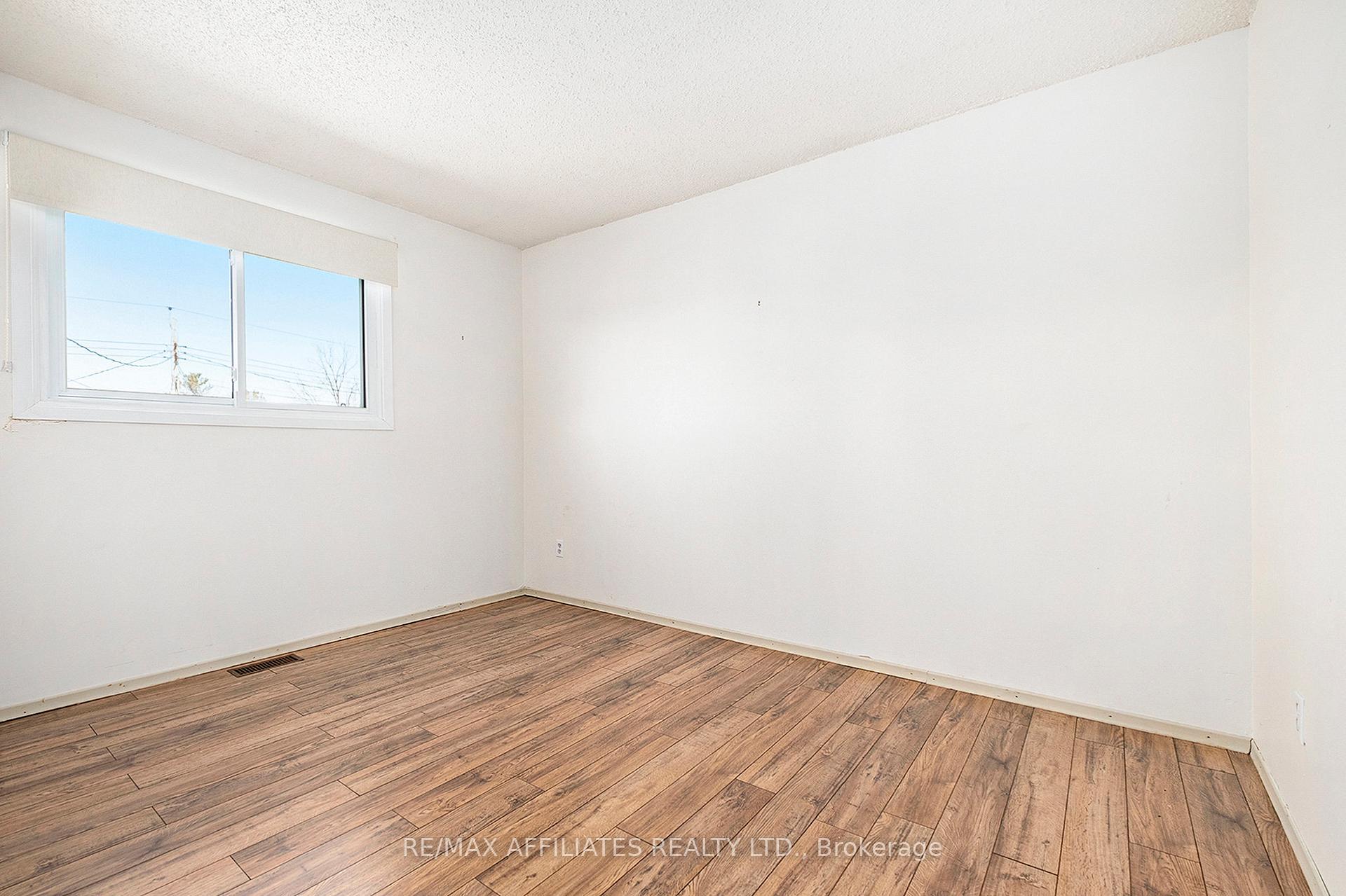 Photo 18 of 14 Ross Street E, Smiths Falls — HOMEH