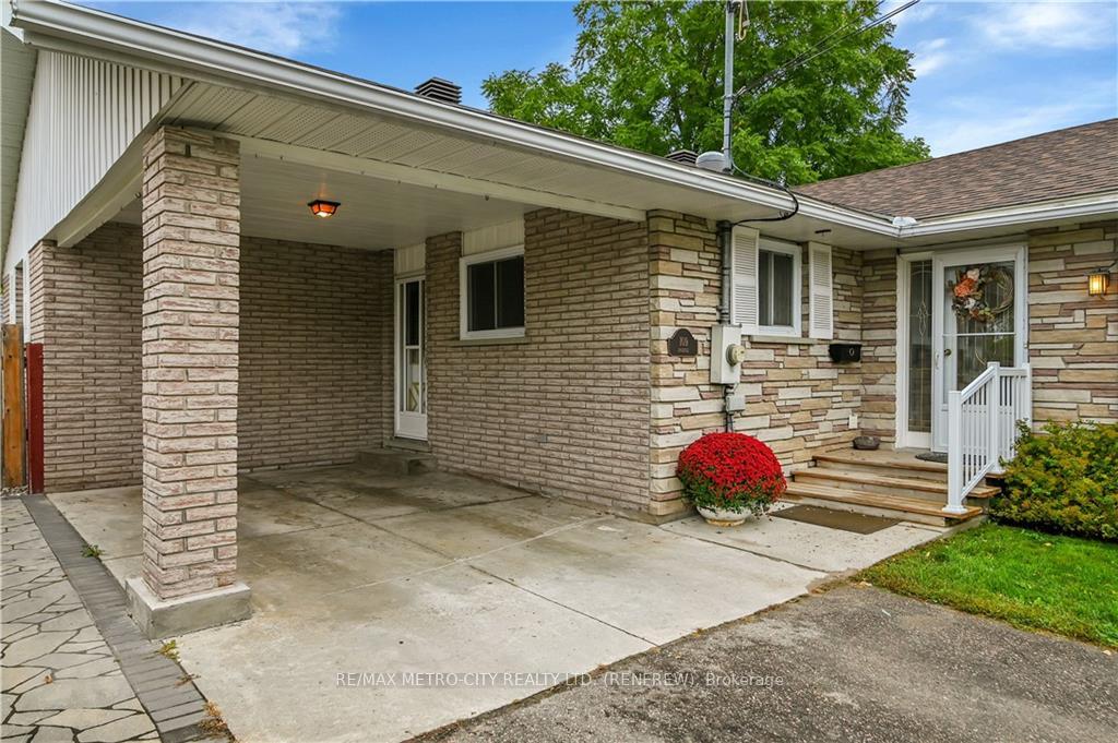 Photo 2 of 109 Lochiel Street S, Renfrew — HOMEH