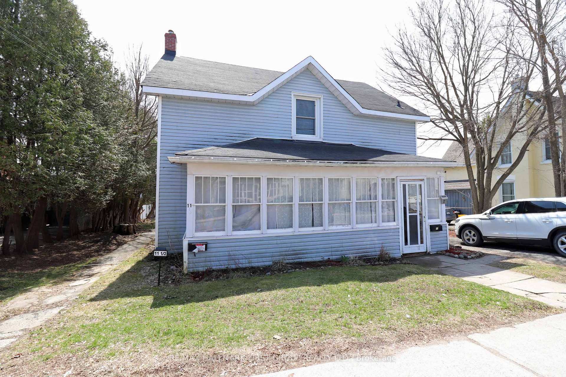 Photo 1 of 11 Russell Street W, Smiths Falls — HOMEH