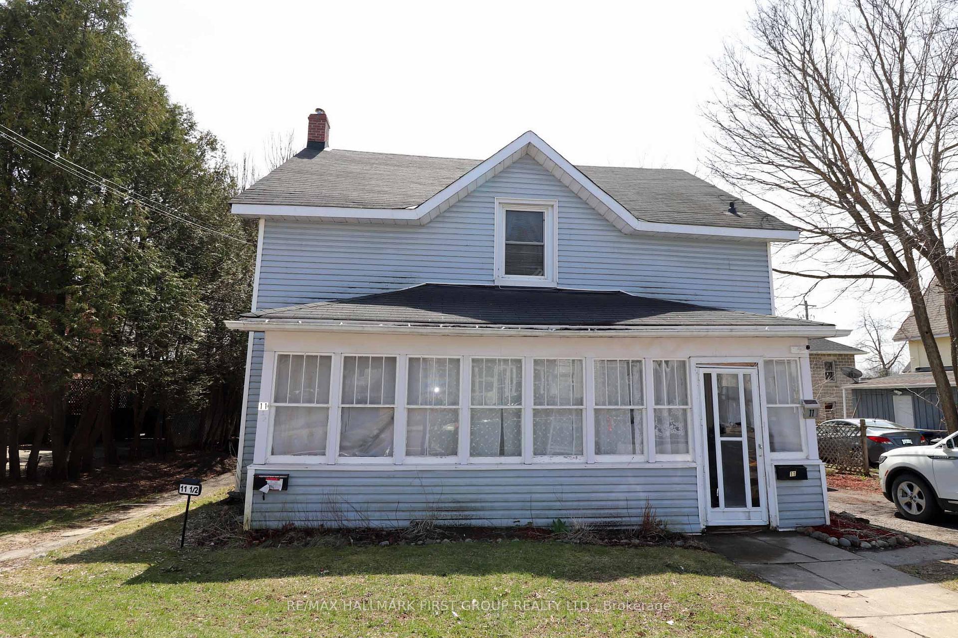 Photo 3 of 11 Russell Street W, Smiths Falls — HOMEH