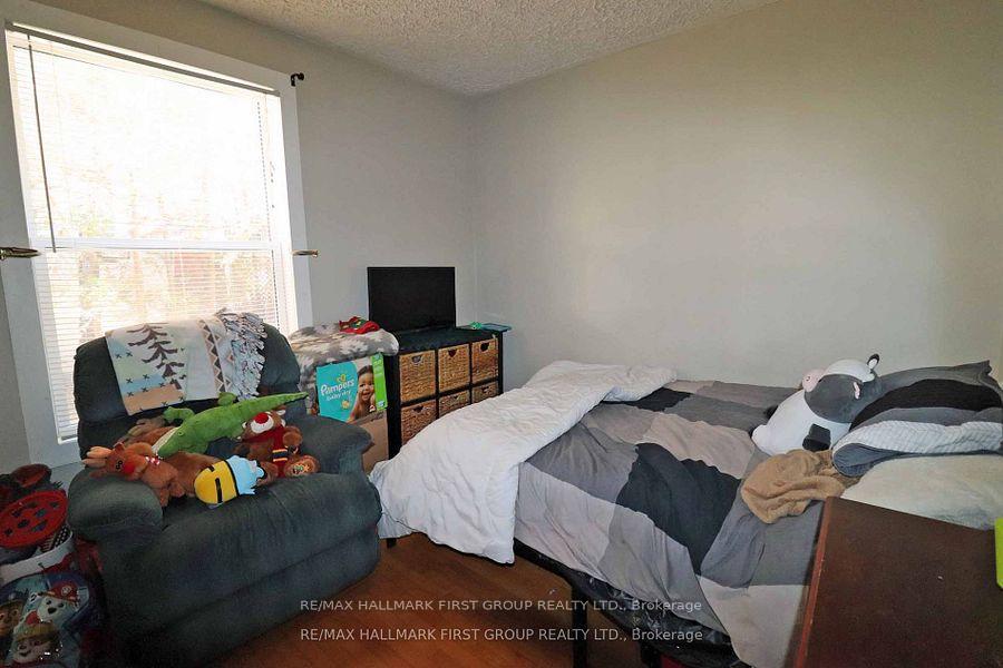 Photo 14 of 11 Russell Street W, Smiths Falls — HOMEH