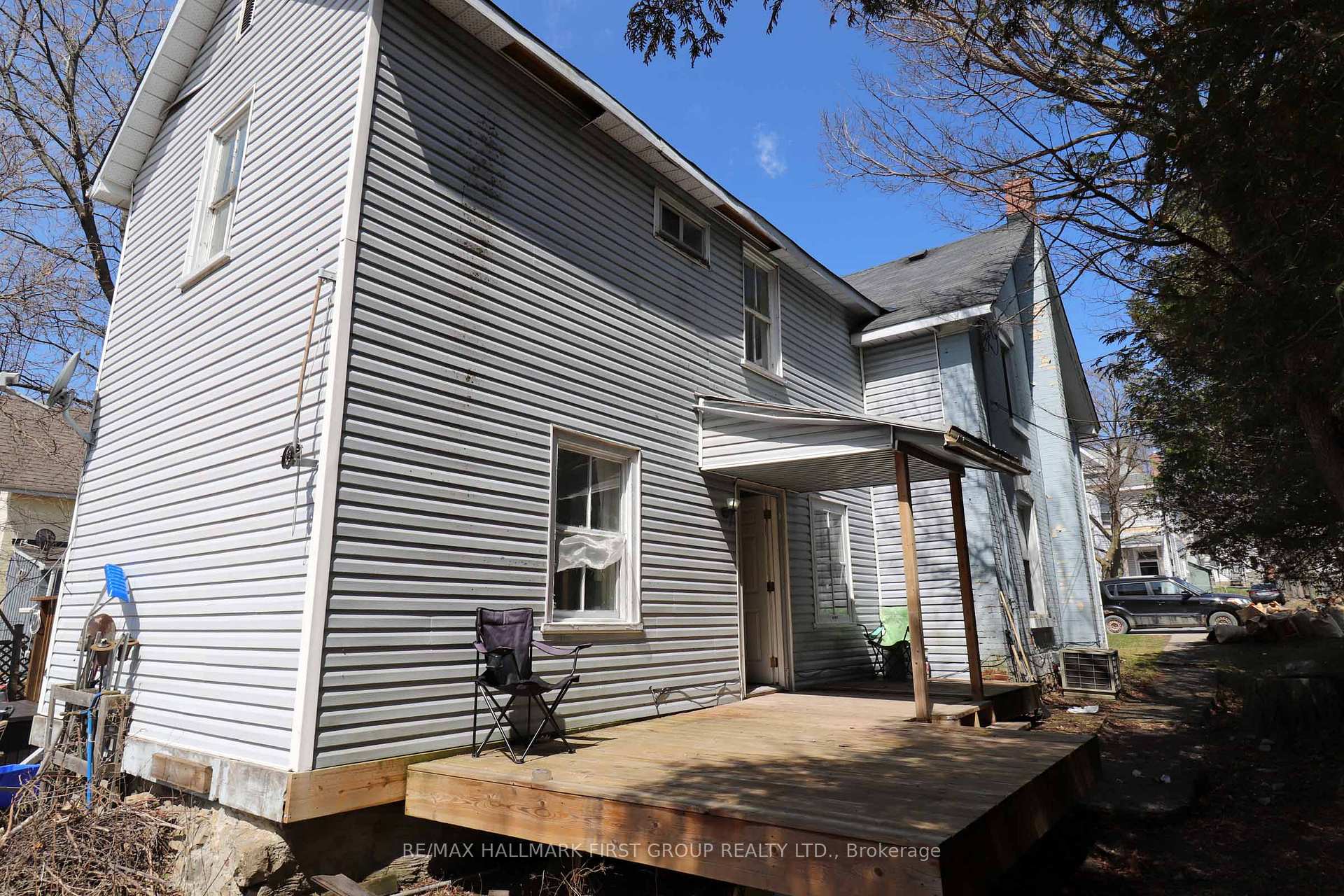 Photo 23 of 11 Russell Street W, Smiths Falls — HOMEH