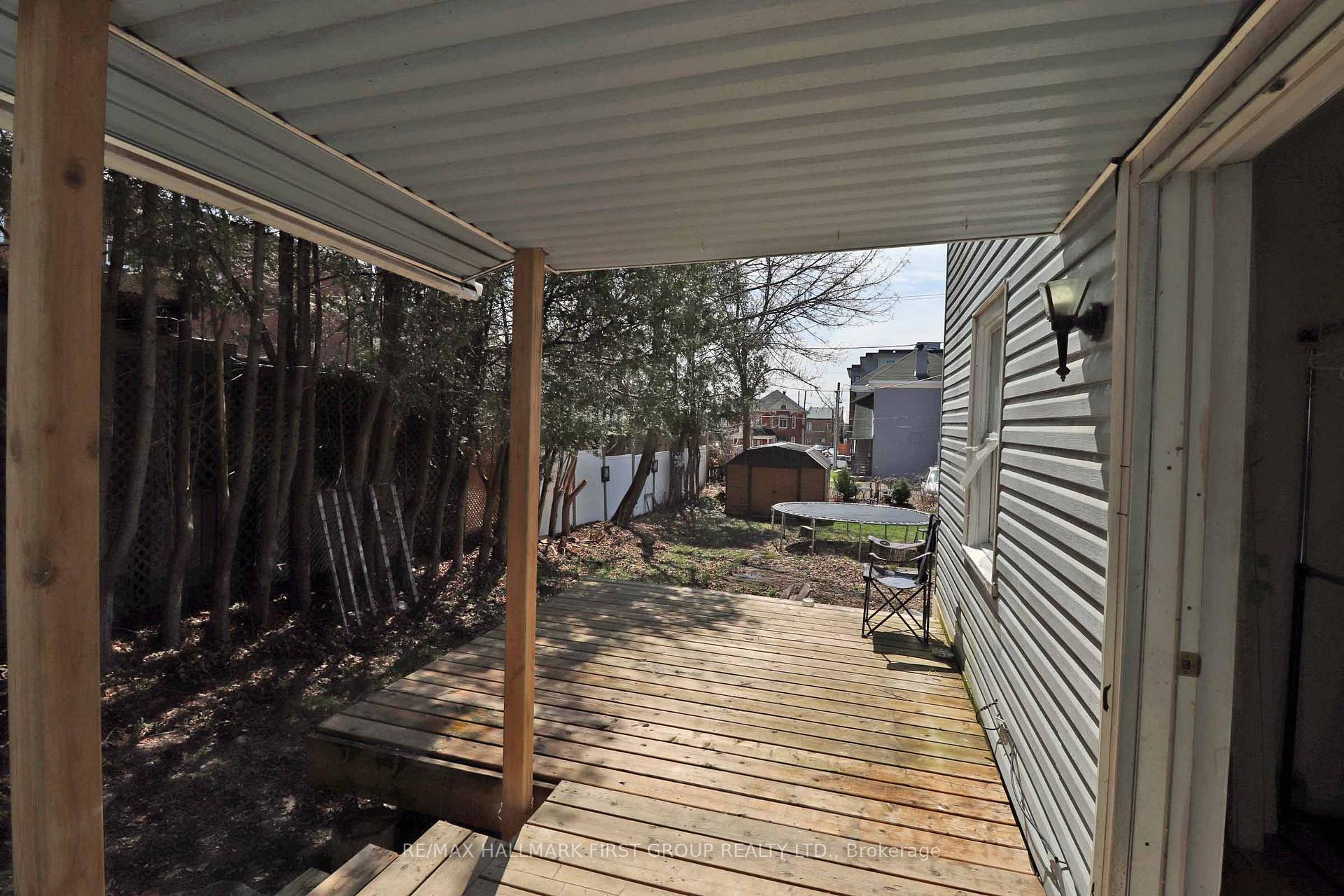 Photo 24 of 11 Russell Street W, Smiths Falls — HOMEH