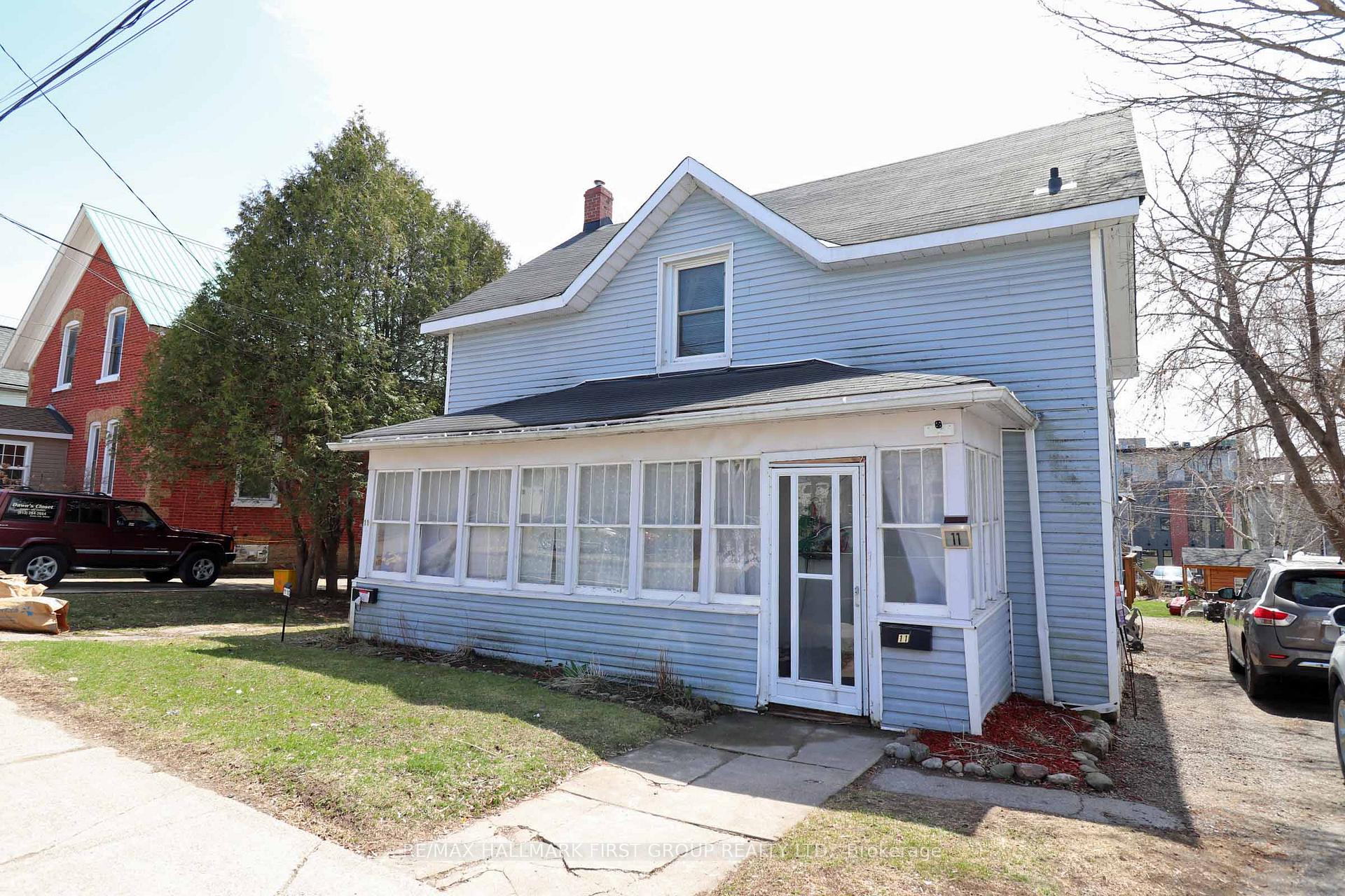 Photo 32 of 11 Russell Street W, Smiths Falls — HOMEH