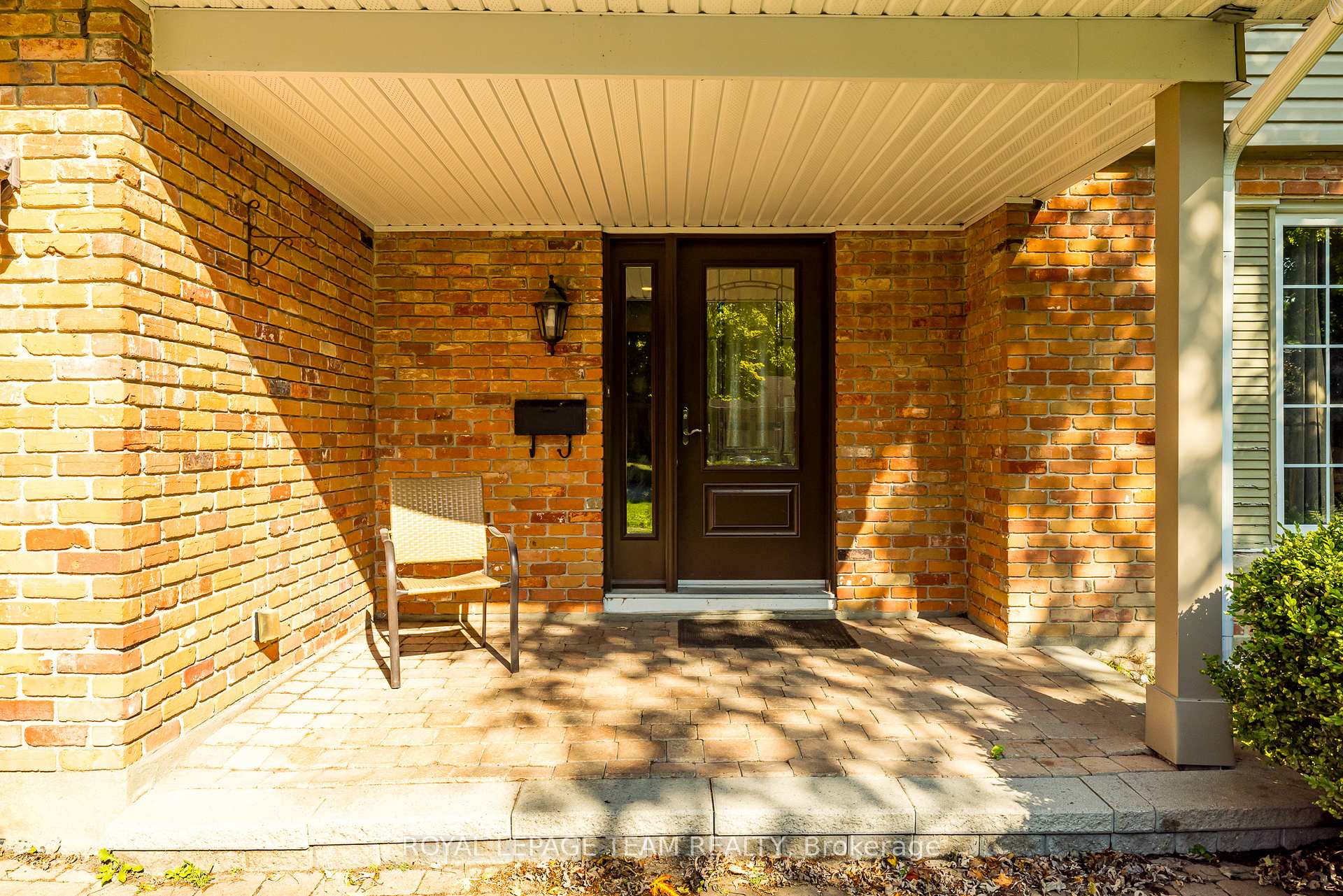 Photo 2 of 47 Glendenning Drive, Ottawa, Arlington Woods — HOMEH