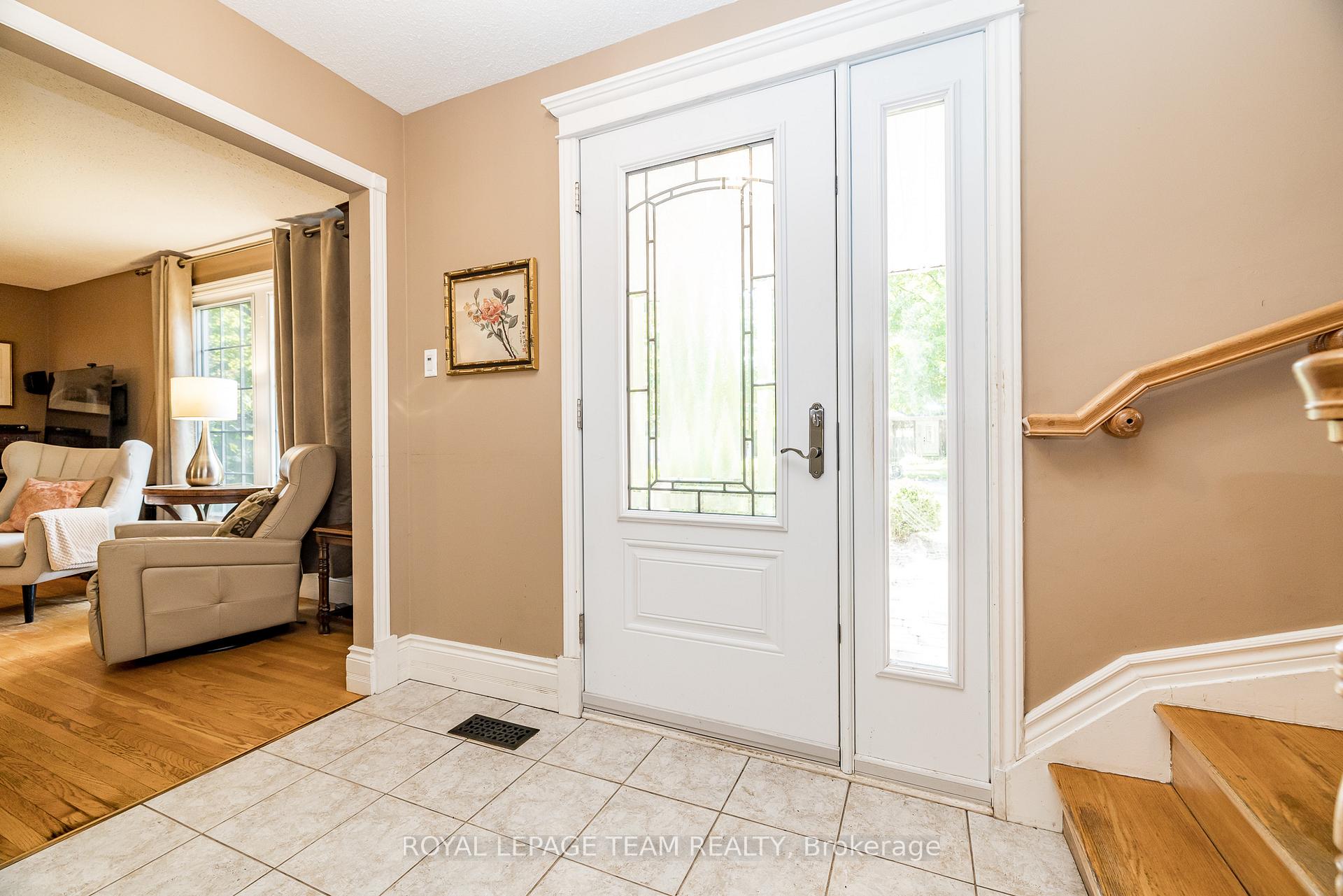 Photo 3 of 47 Glendenning Drive, Ottawa, Arlington Woods — HOMEH