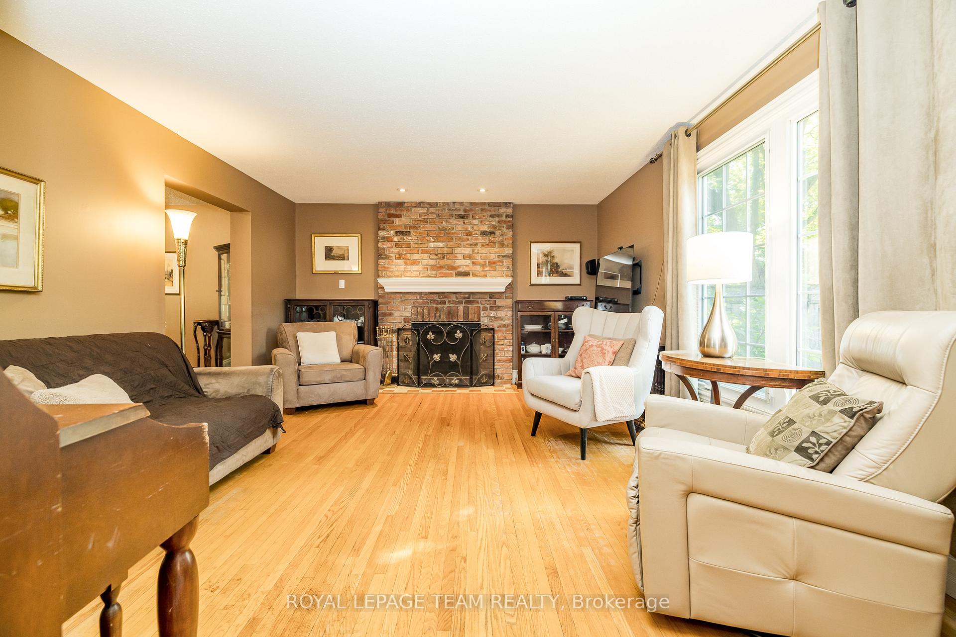 Photo 5 of 47 Glendenning Drive, Ottawa, Arlington Woods — HOMEH