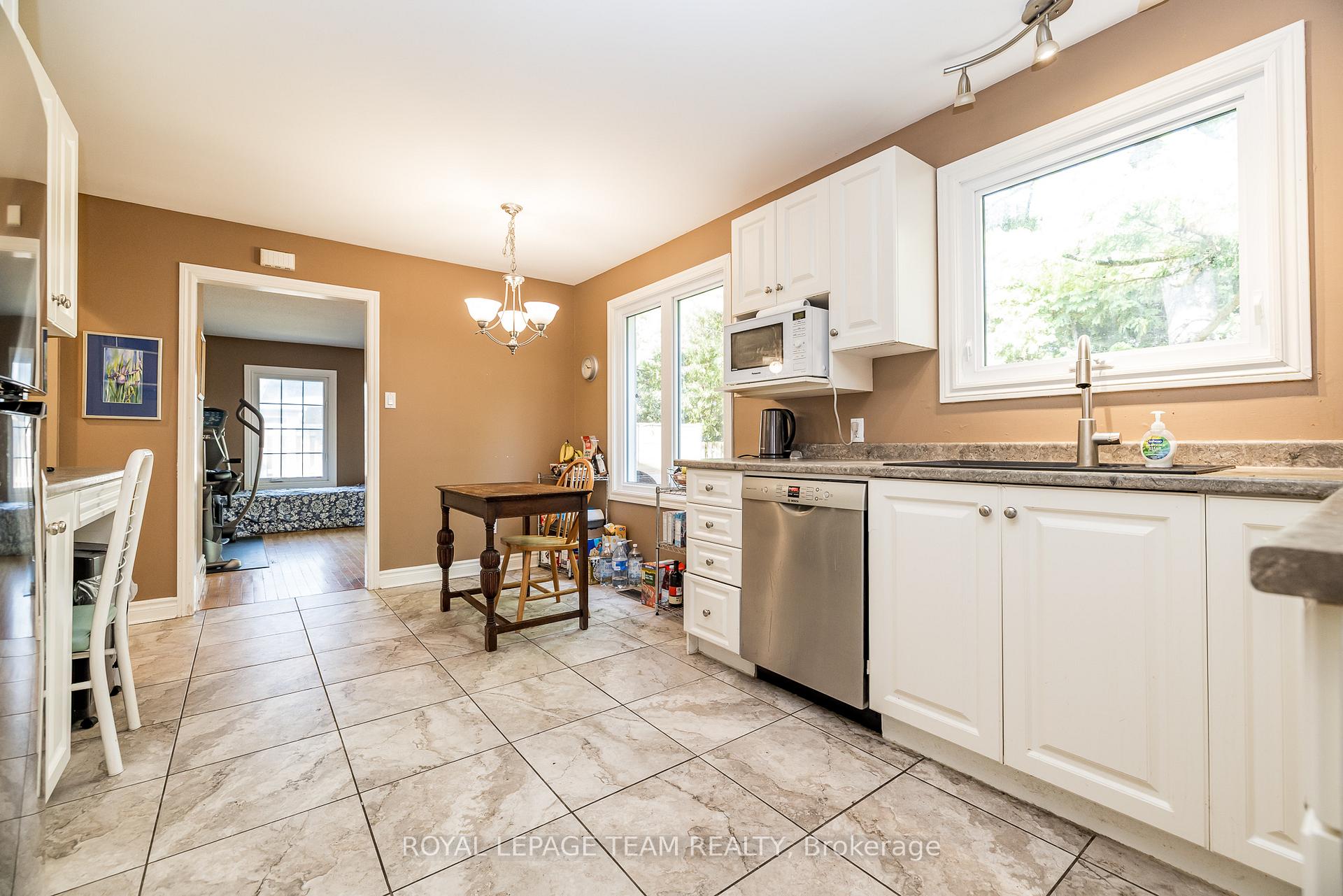 Photo 12 of 47 Glendenning Drive, Ottawa, Arlington Woods — HOMEH