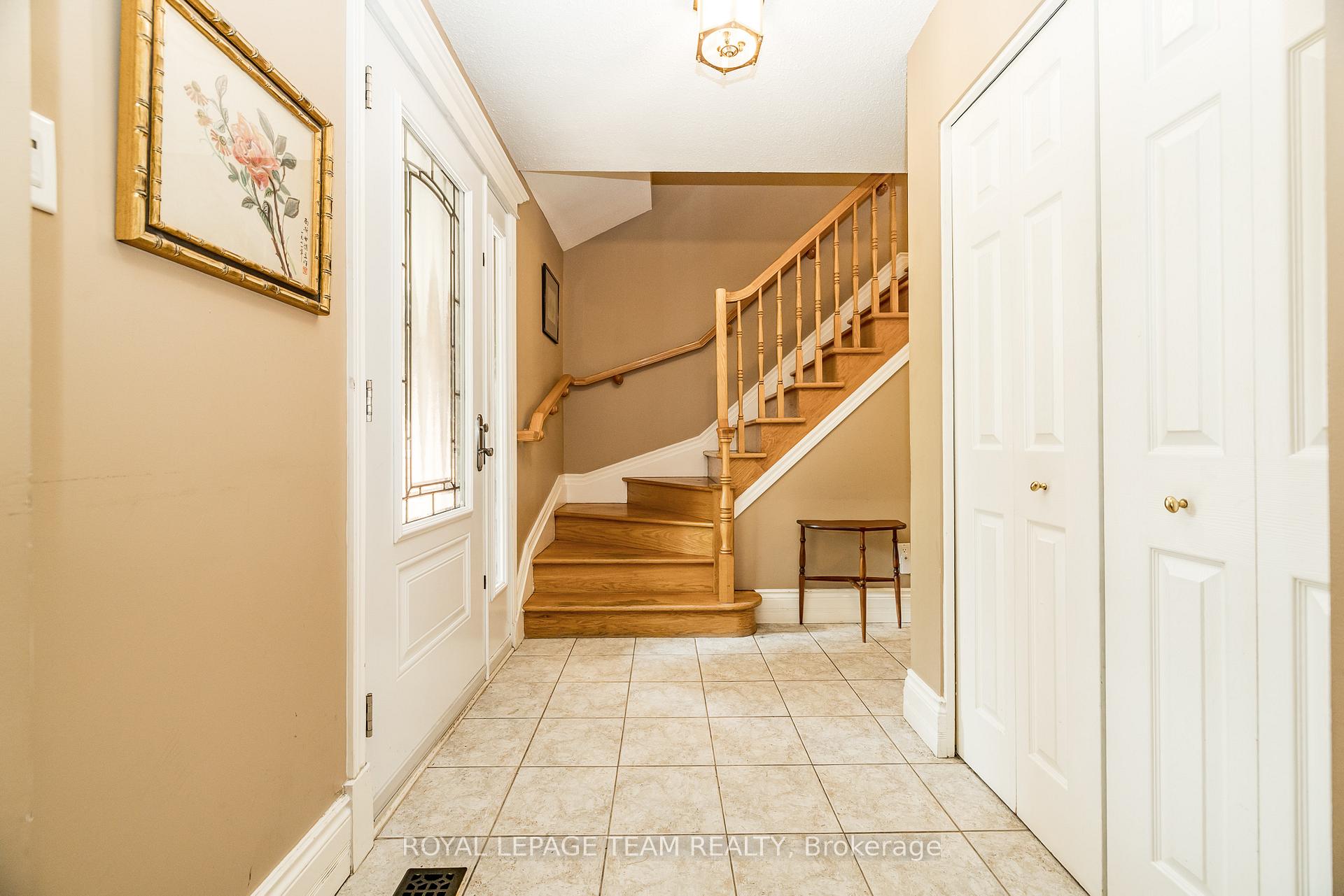 Photo 15 of 47 Glendenning Drive, Ottawa, Arlington Woods — HOMEH