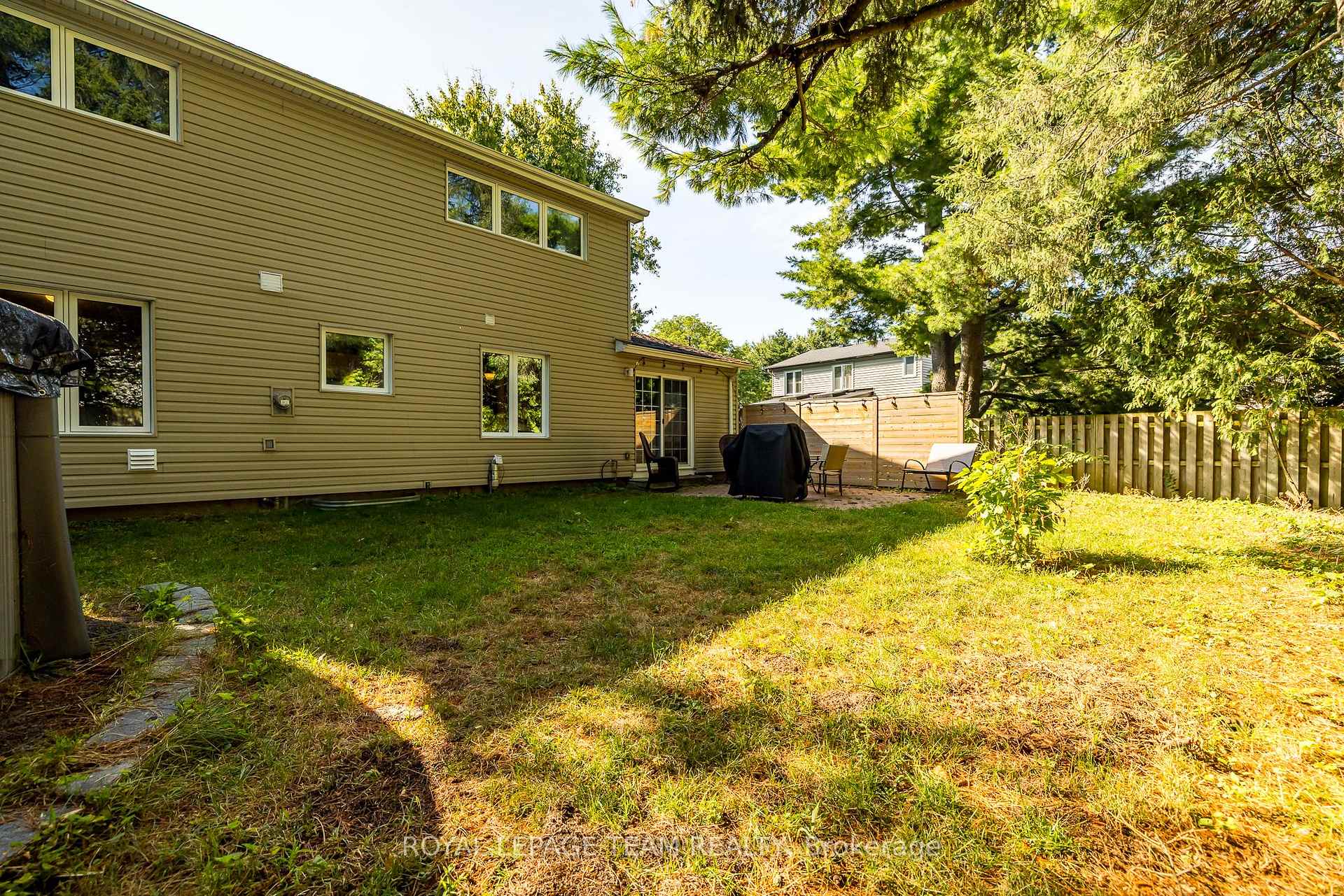 Photo 27 of 47 Glendenning Drive, Ottawa, Arlington Woods — HOMEH