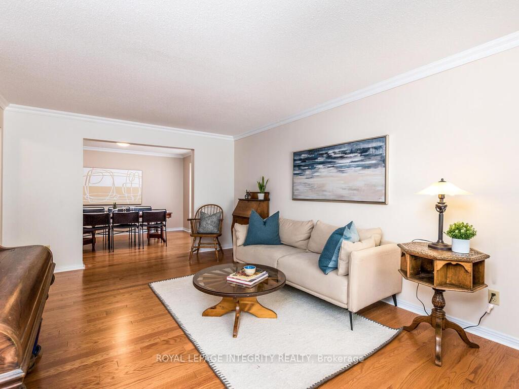Photo 6 of 17 Arbuckle Crescent, Ottawa, Manordale — HOMEH