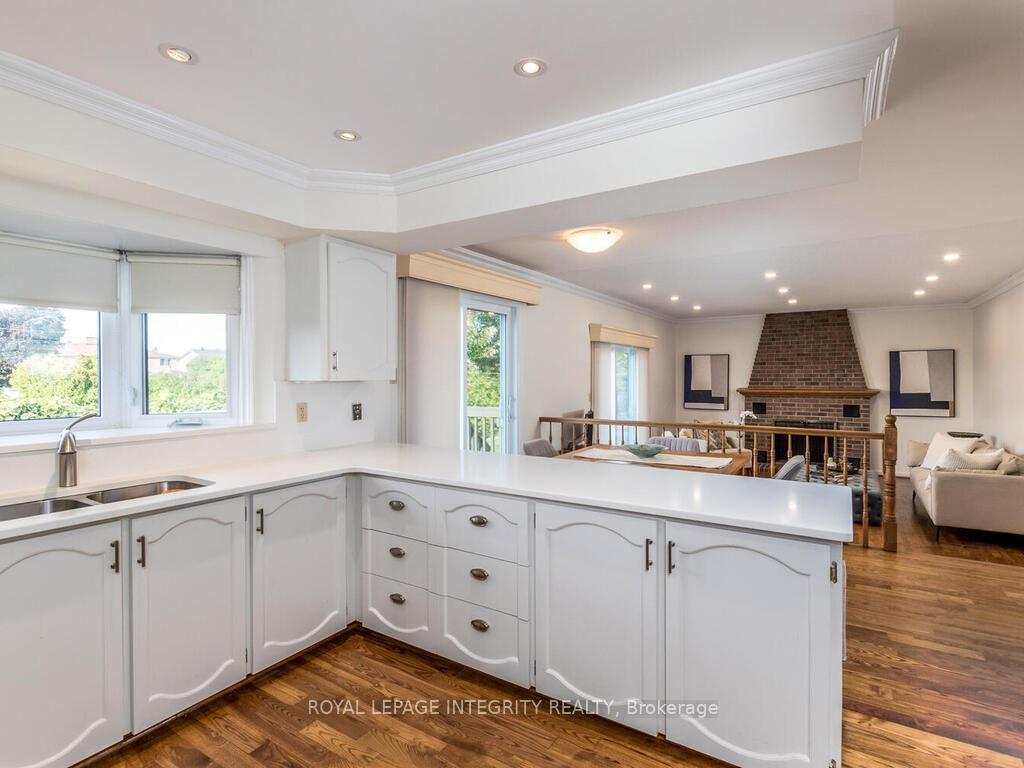 Photo 14 of 17 Arbuckle Crescent, Ottawa, Manordale — HOMEH