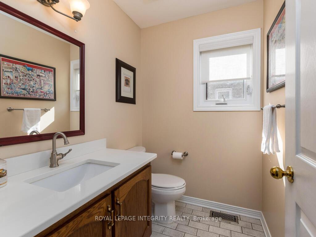Photo 19 of 17 Arbuckle Crescent, Ottawa, Manordale — HOMEH