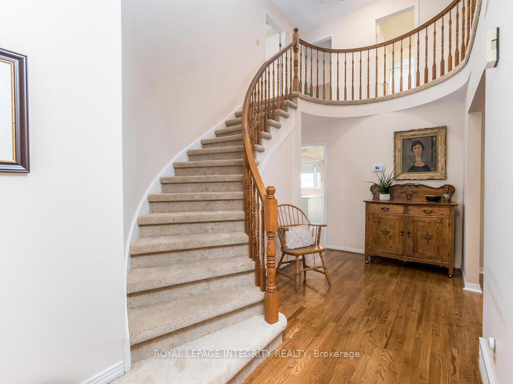 Photo 22 of 17 Arbuckle Crescent, Ottawa, Manordale — HOMEH
