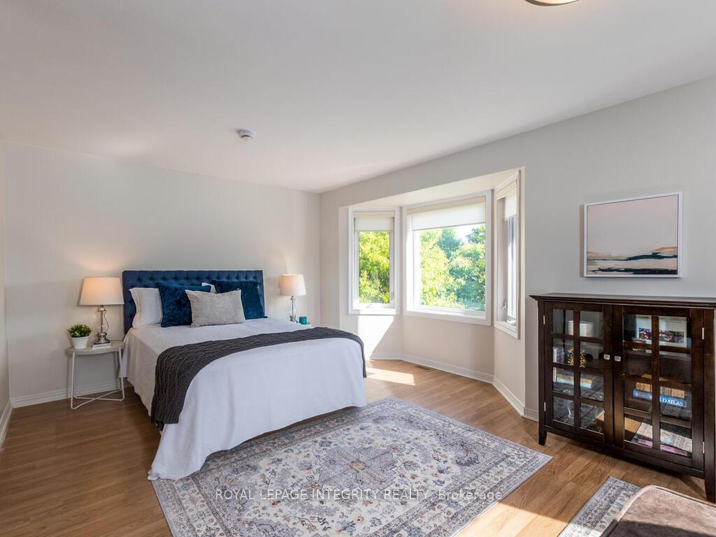 Photo 24 of 17 Arbuckle Crescent, Ottawa, Manordale — HOMEH