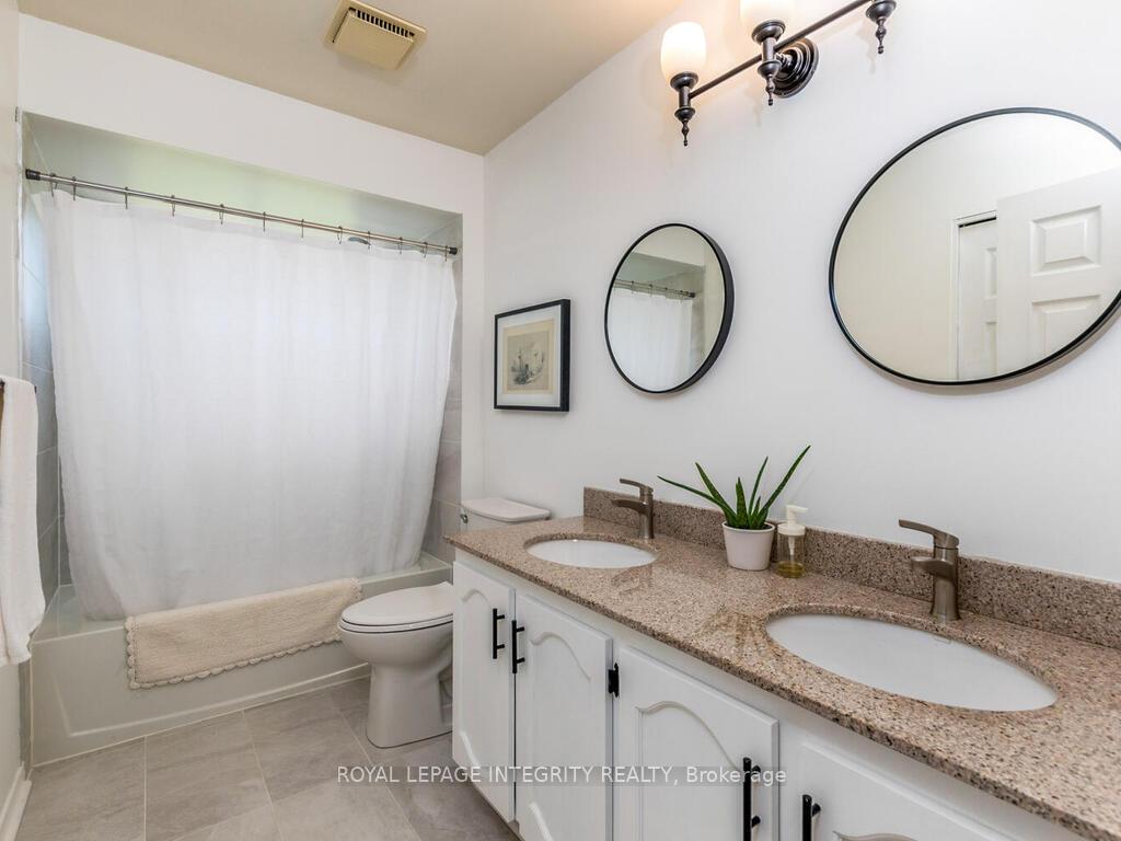 Photo 31 of 17 Arbuckle Crescent, Ottawa, Manordale — HOMEH