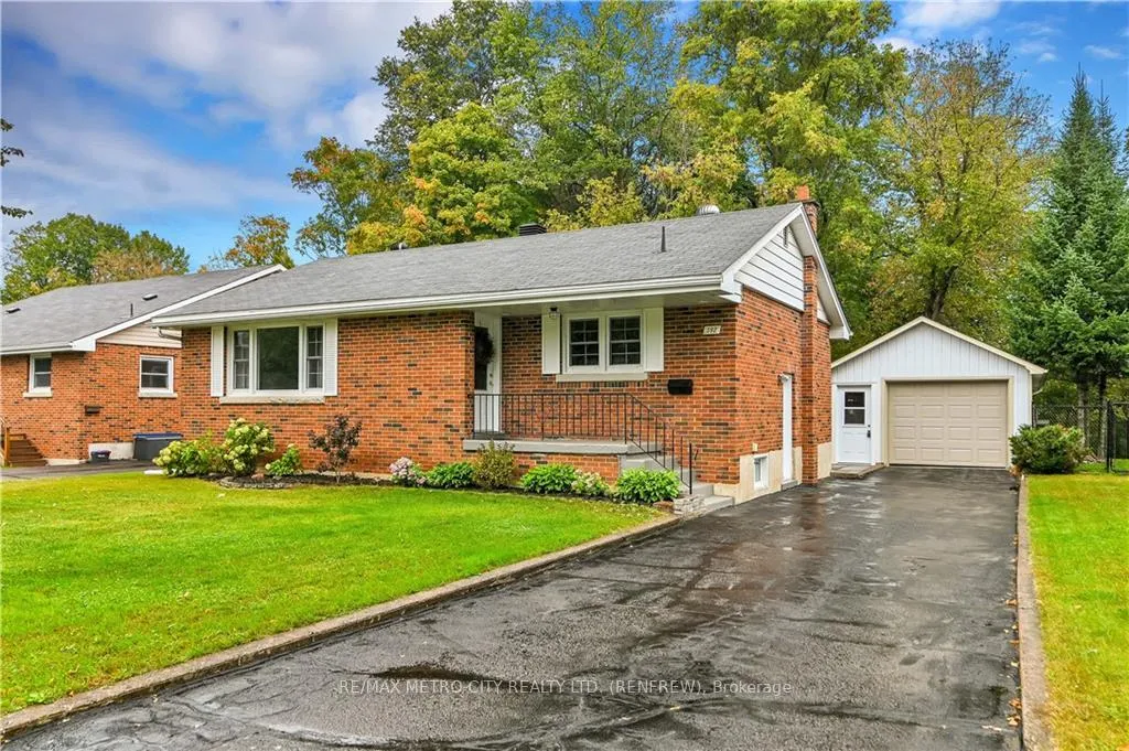 Photo 1 of 392 Charles Avenue, Renfrew — HOMEH
