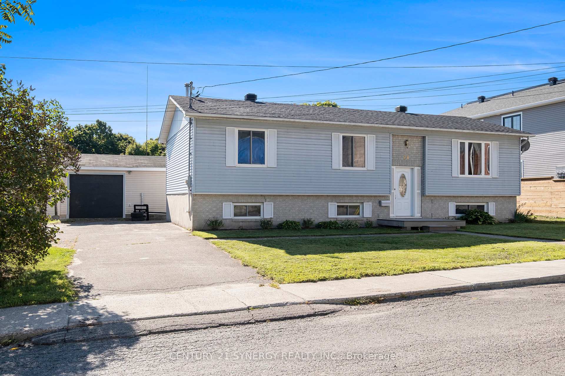 Photo 1 of 24 Elm Street E, Smiths Falls — HOMEH