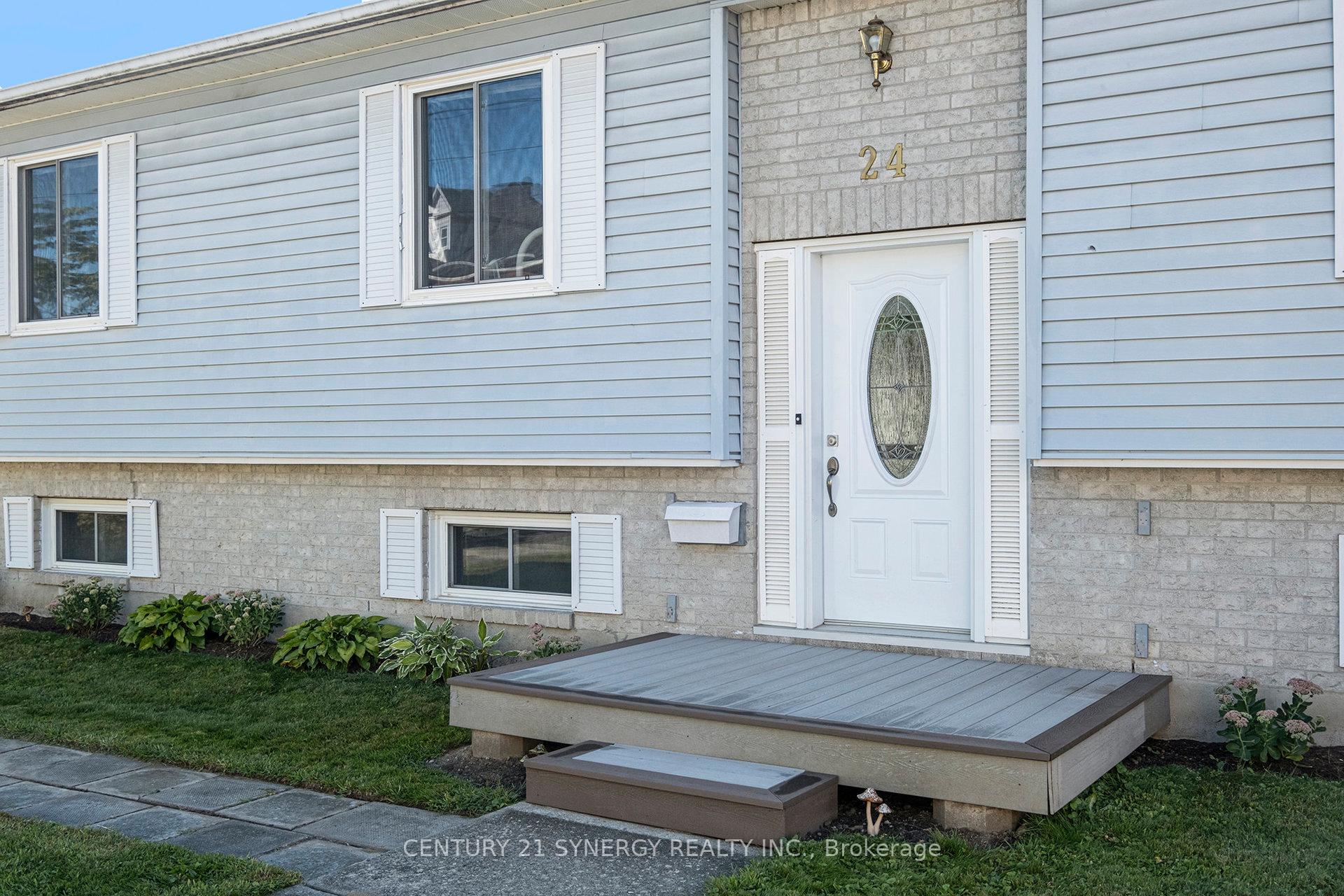 Photo 3 of 24 Elm Street E, Smiths Falls — HOMEH