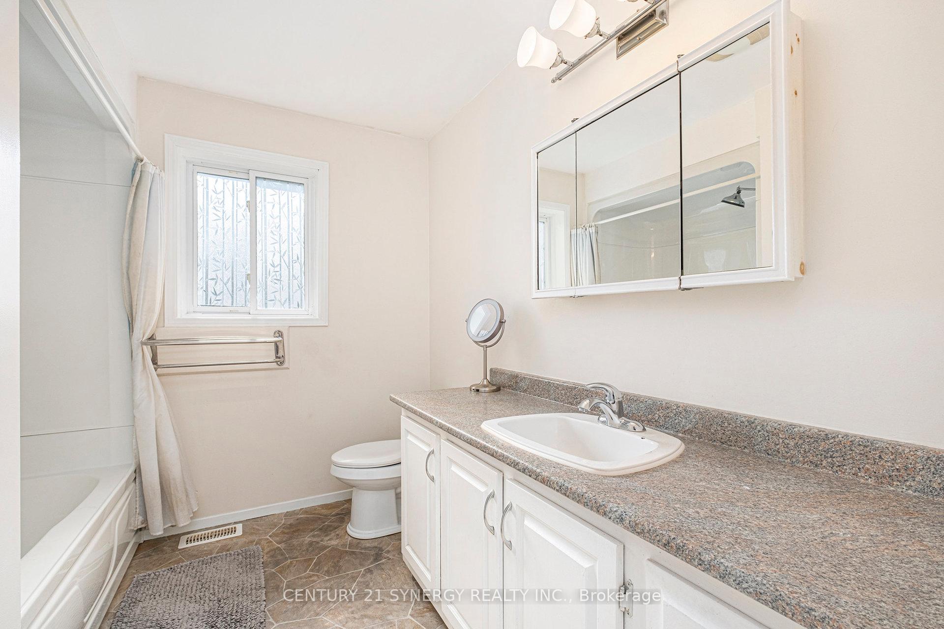 Photo 12 of 24 Elm Street E, Smiths Falls — HOMEH