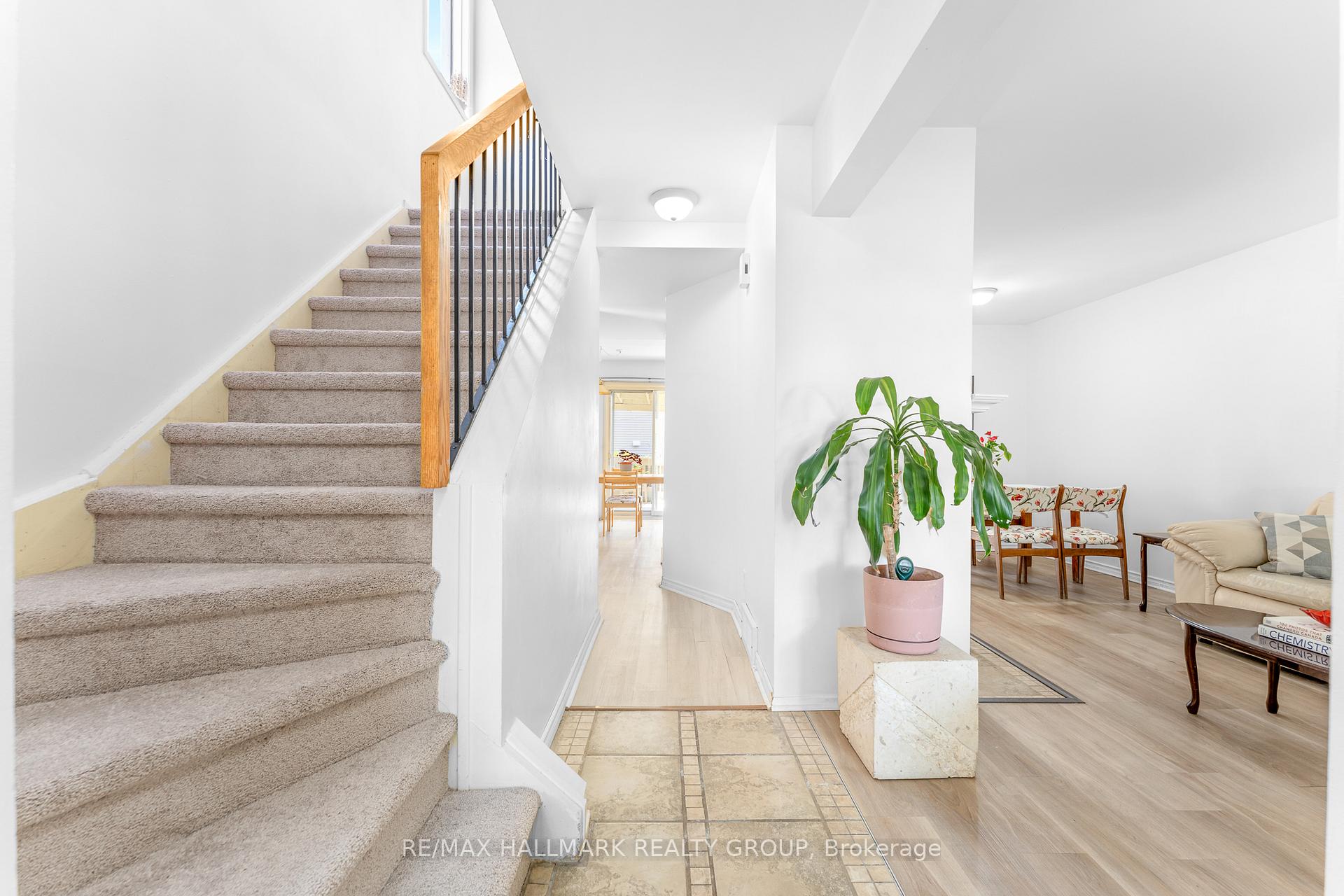 Photo 5 of 41 Sovereign Avenue, Ottawa, Craig Henry/Woodvale — HOMEH