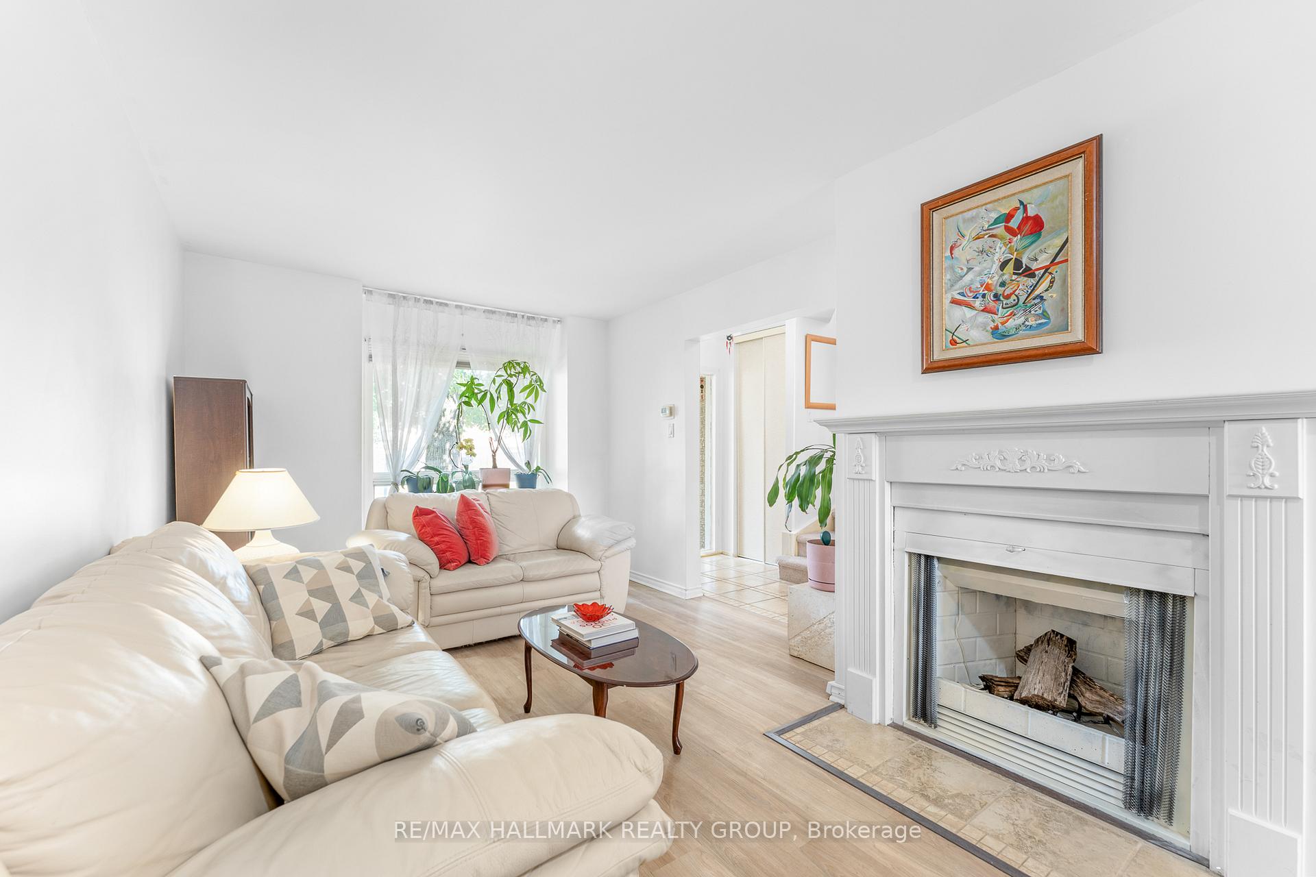 Photo 10 of 41 Sovereign Avenue, Ottawa, Craig Henry/Woodvale — HOMEH