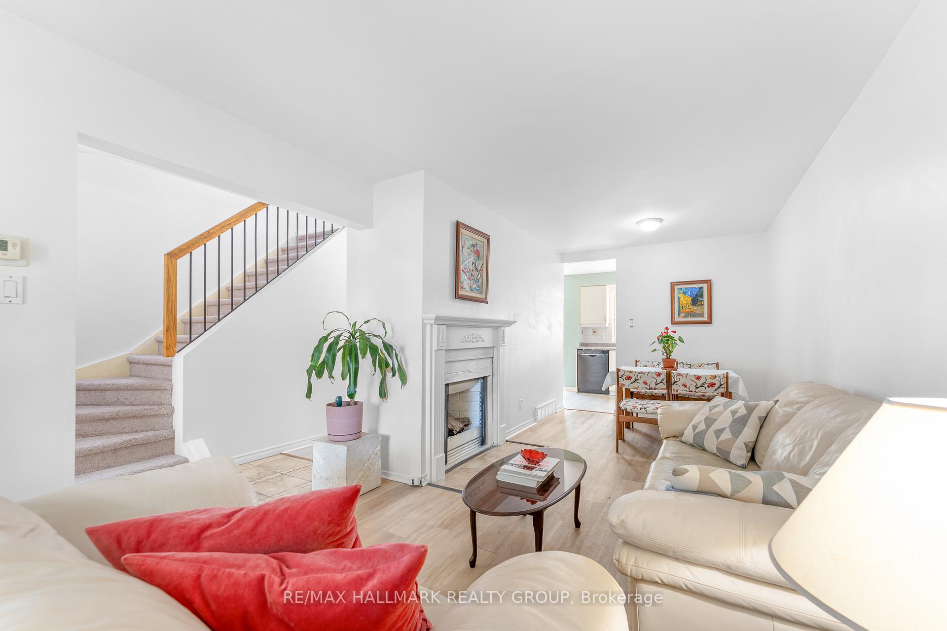 Photo 12 of 41 Sovereign Avenue, Ottawa, Craig Henry/Woodvale — HOMEH