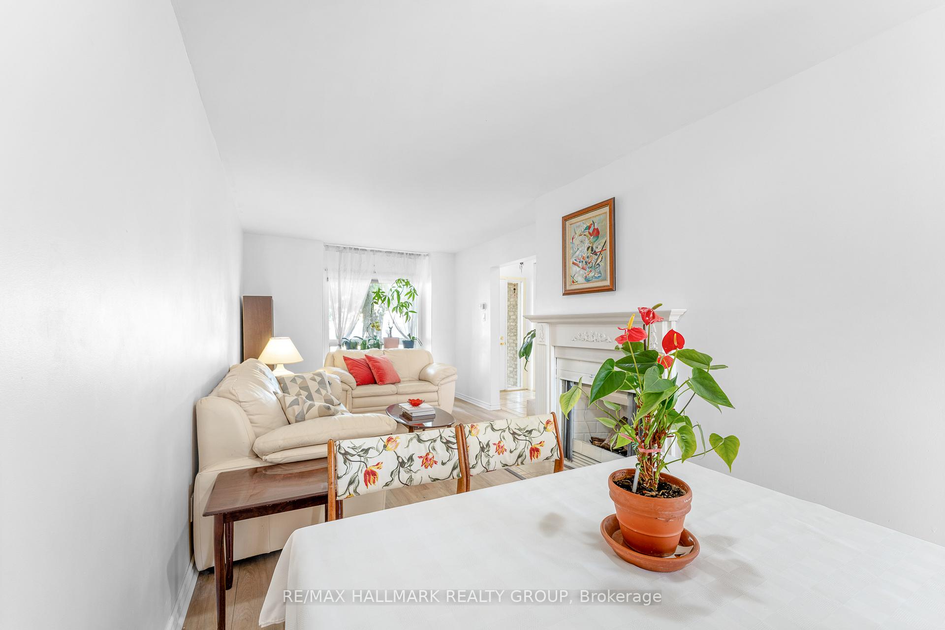 Photo 16 of 41 Sovereign Avenue, Ottawa, Craig Henry/Woodvale — HOMEH