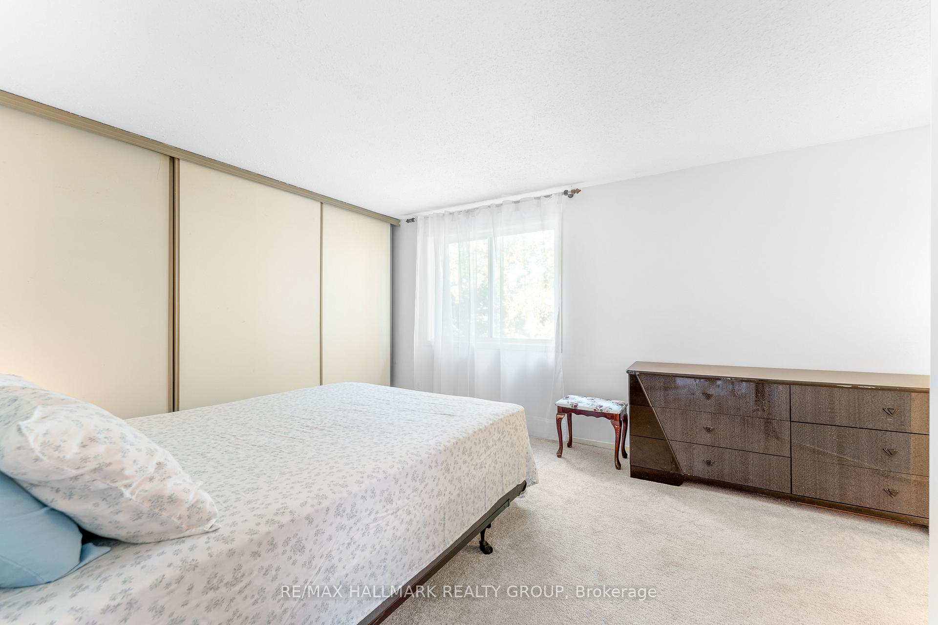 Photo 28 of 41 Sovereign Avenue, Ottawa, Craig Henry/Woodvale — HOMEH