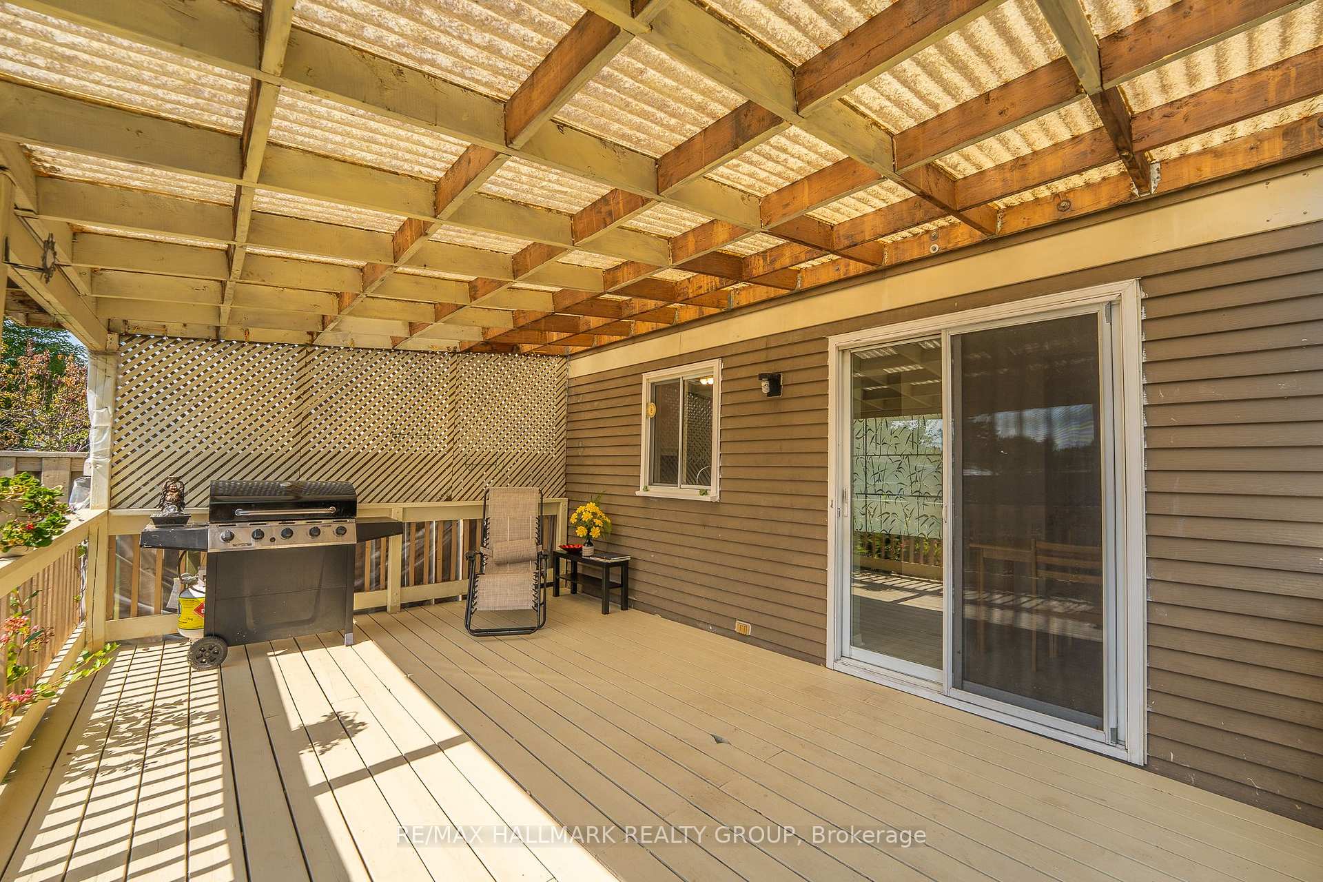 Photo 43 of 41 Sovereign Avenue, Ottawa, Craig Henry/Woodvale — HOMEH
