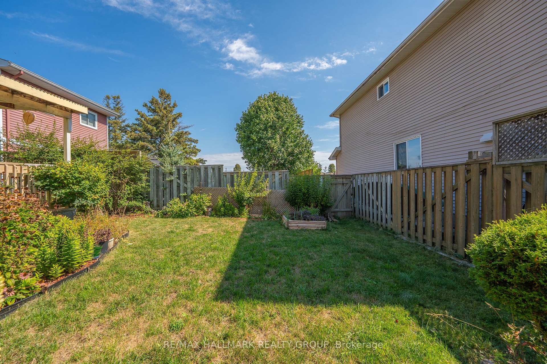 Photo 48 of 41 Sovereign Avenue, Ottawa, Craig Henry/Woodvale — HOMEH