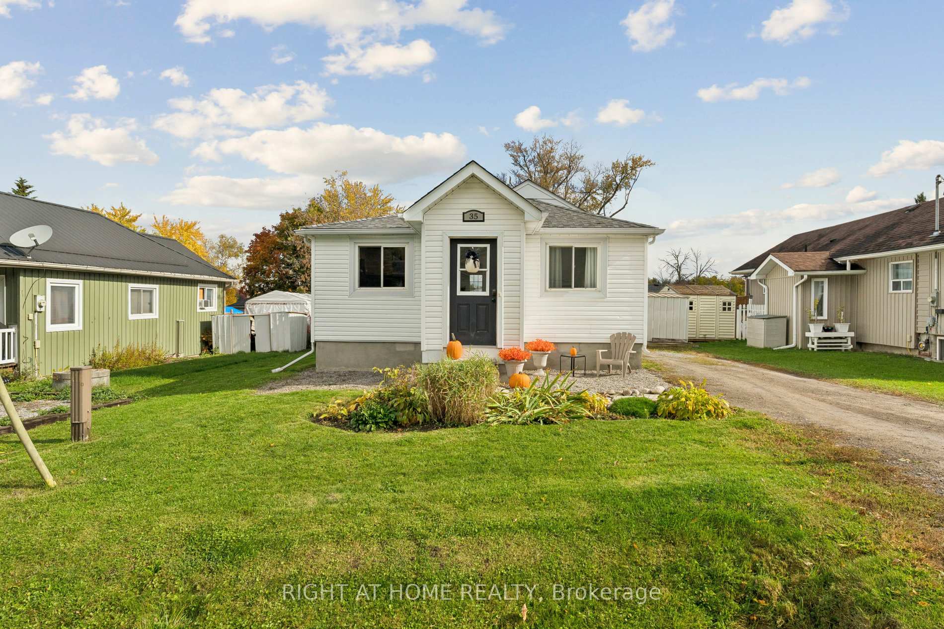 Photo 2 of 35 Lakeview Avenue, Scugog, Rural Scugog — HOMEH