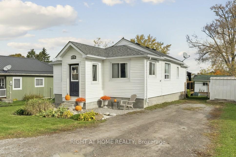 Photo 3 of 35 Lakeview Avenue, Scugog, Rural Scugog — HOMEH
