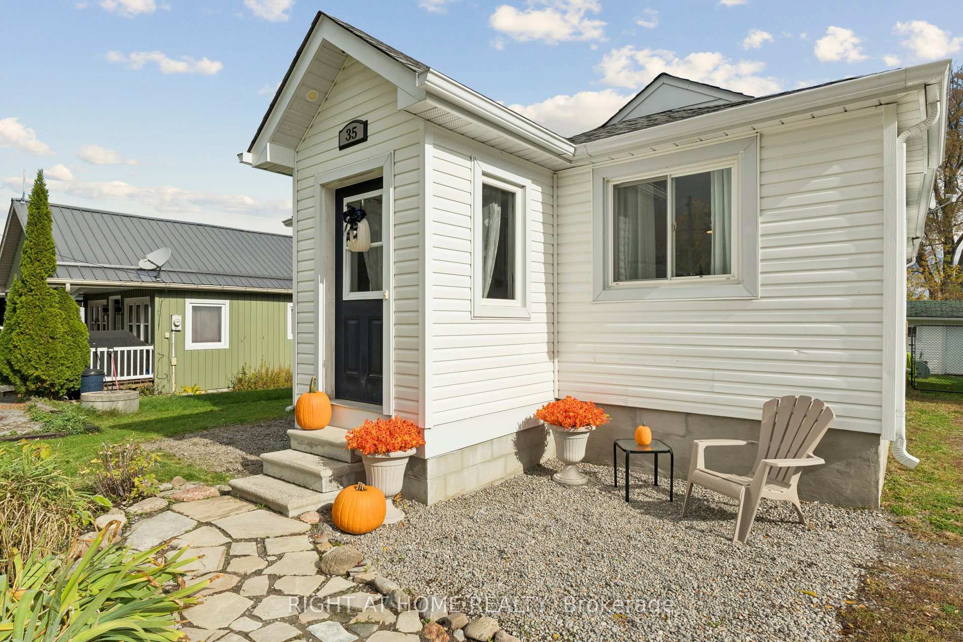 Photo 5 of 35 Lakeview Avenue, Scugog, Rural Scugog — HOMEH