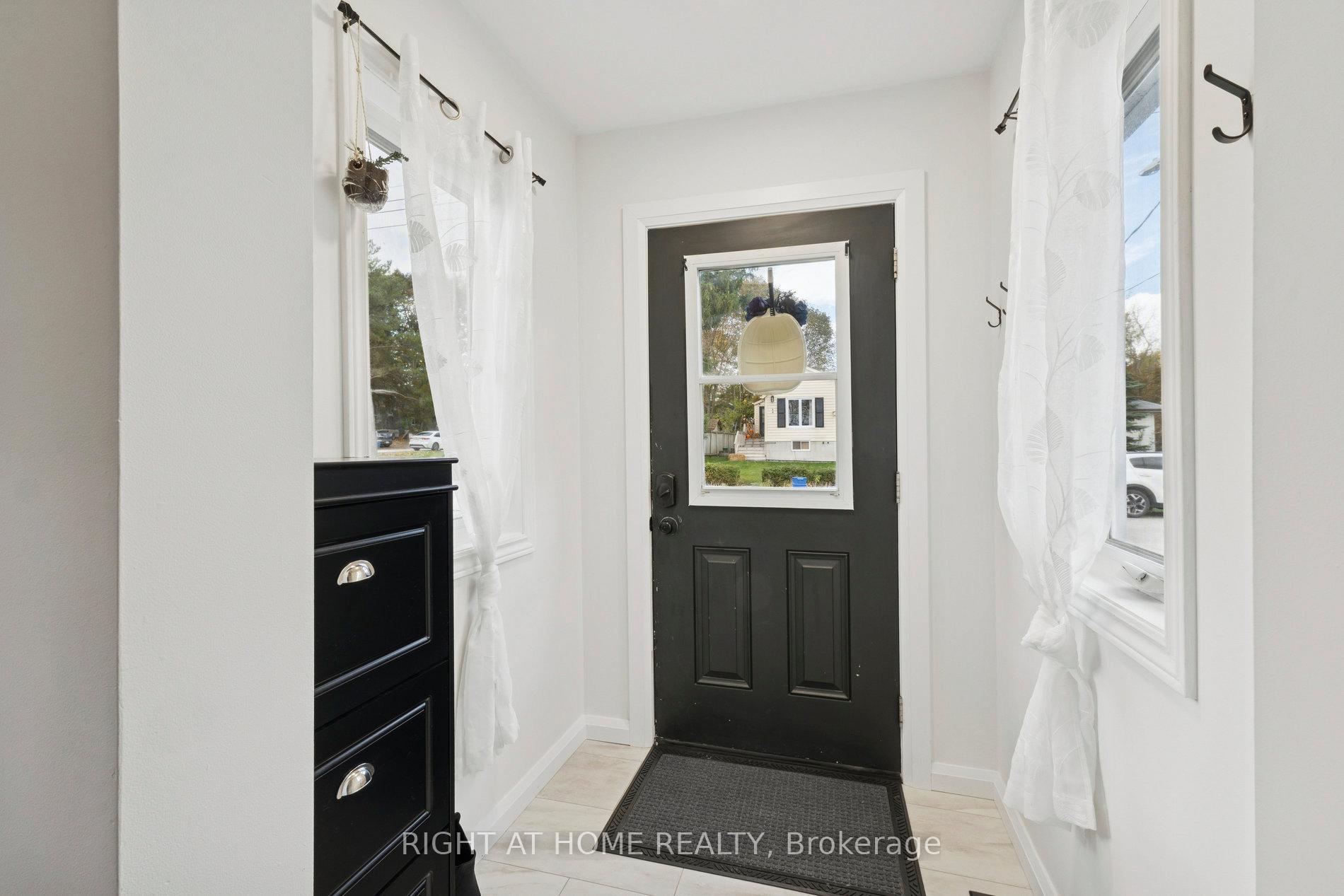 Photo 6 of 35 Lakeview Avenue, Scugog, Rural Scugog — HOMEH