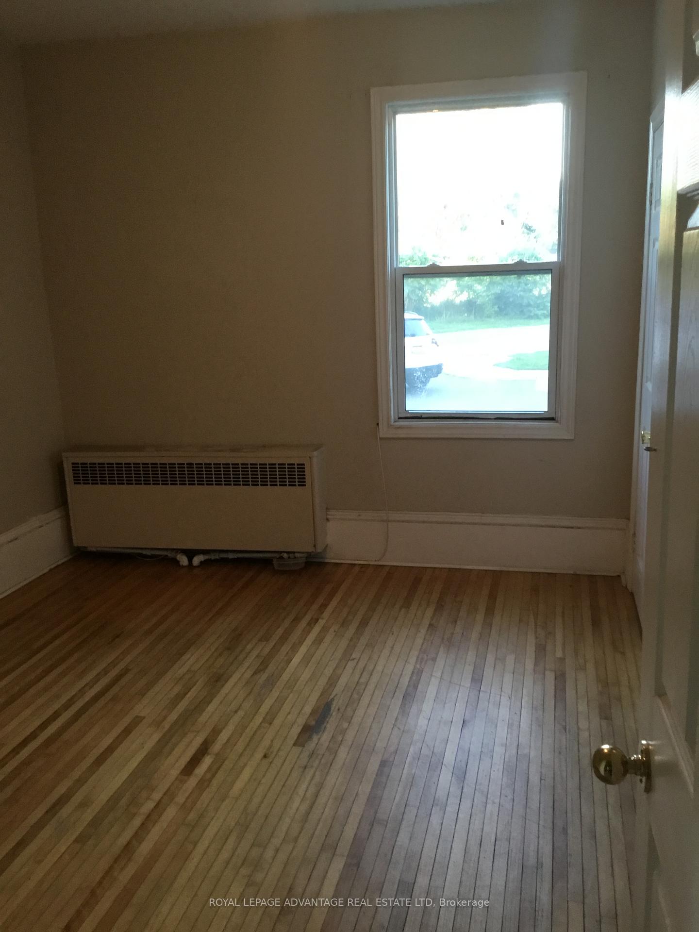 Photo 5 of 48 Montague Street, Smiths Falls — HOMEH