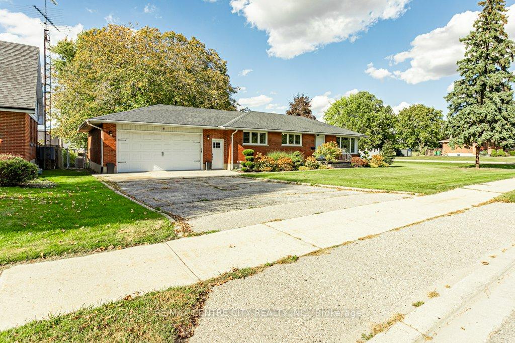 Photo 3 of 194 Appin Road, Southwest Middlesex, Glencoe — HOMEH