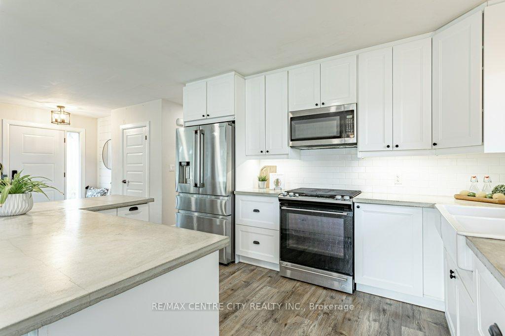 Photo 7 of 194 Appin Road, Southwest Middlesex, Glencoe — HOMEH