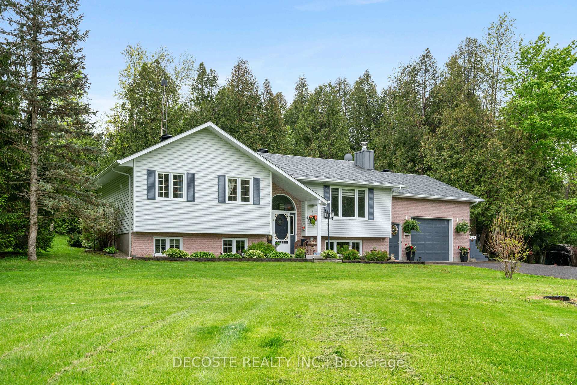 Photo 1 of 19920 County 25 Road, South Glengarry, South Glengarry (Charlottenburgh) Twp — HOMEH