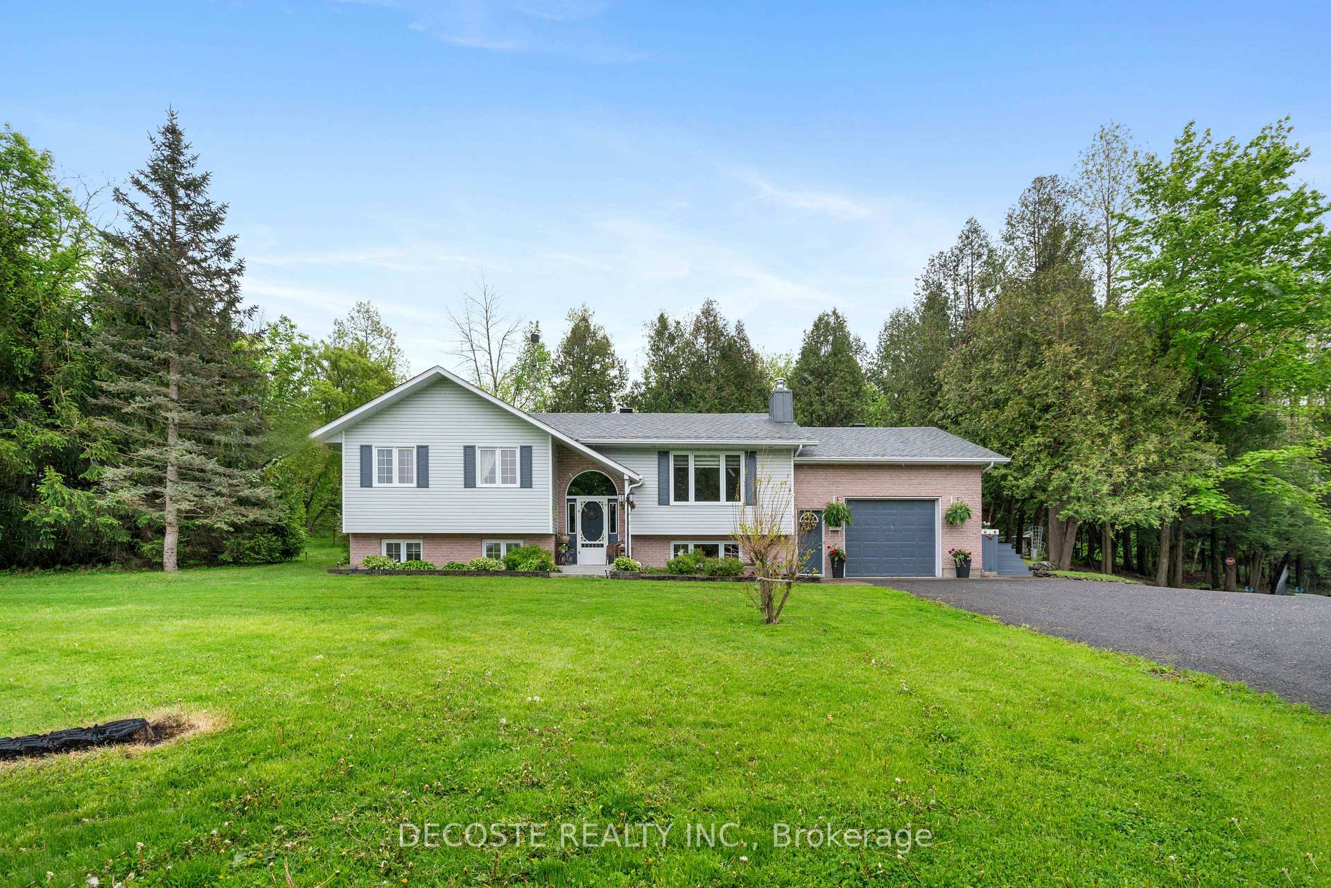 Photo 3 of 19920 County 25 Road, South Glengarry, South Glengarry (Charlottenburgh) Twp — HOMEH