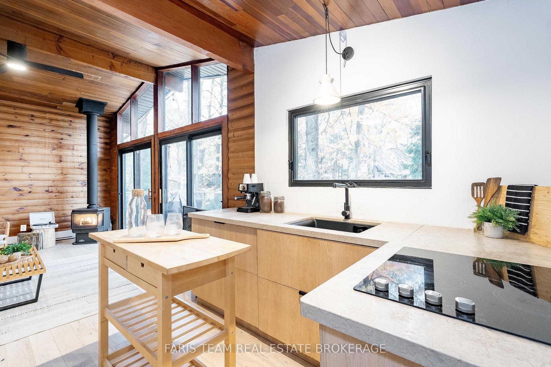 Photo 7 of 7475 Island Crescent, Severn, Washago — HOMEH