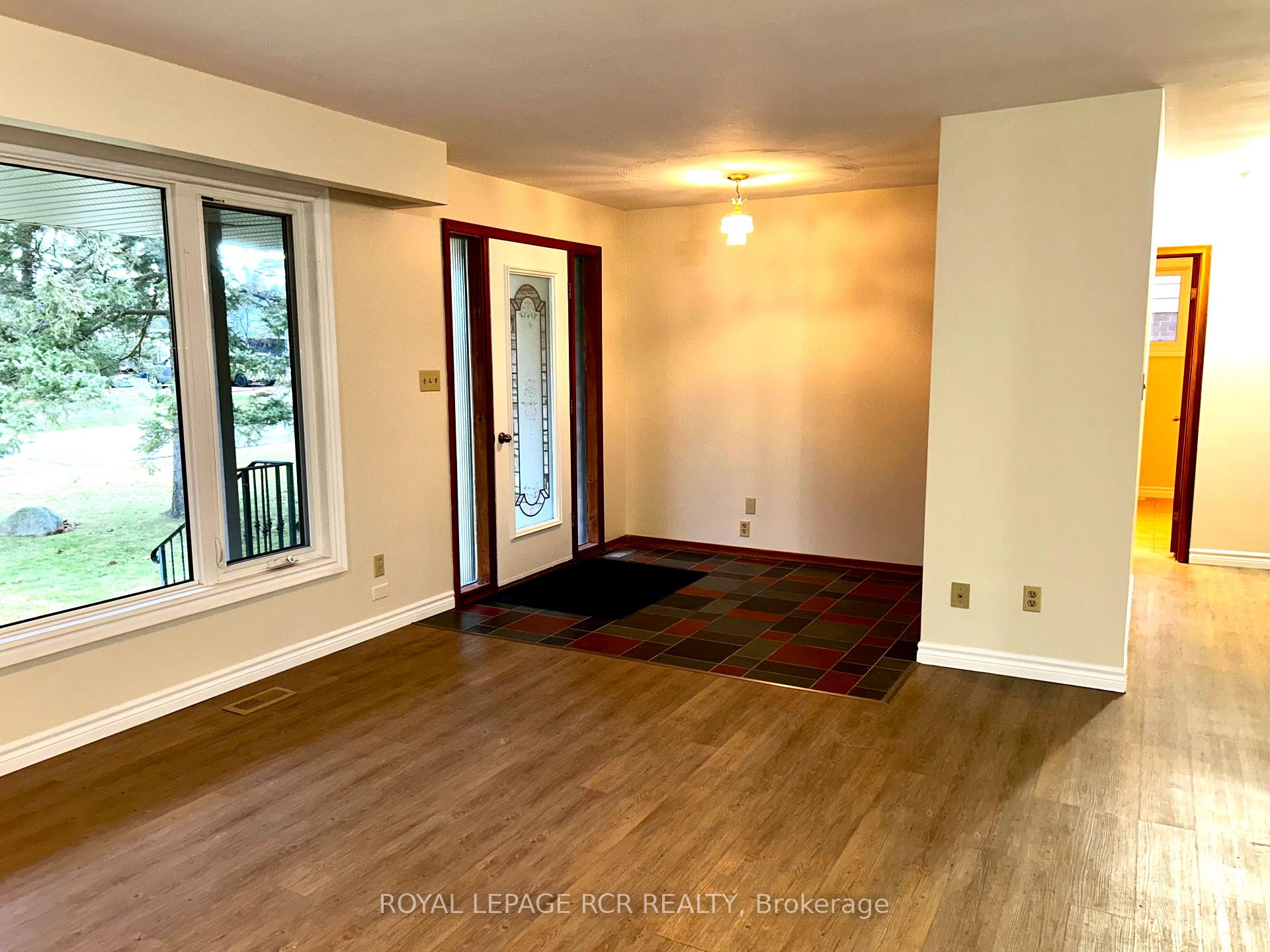 Photo 2 of Unit Main Floor, 427 Pine Grove Avenue, Shelburne — HOMEH