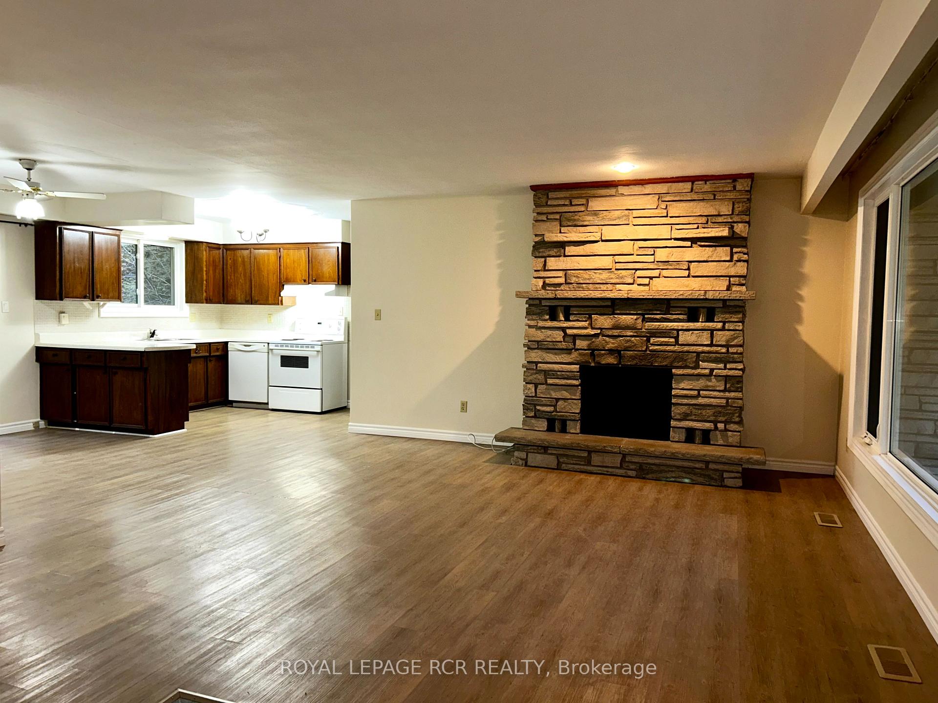 Photo 5 of Unit Main Floor, 427 Pine Grove Avenue, Shelburne — HOMEH