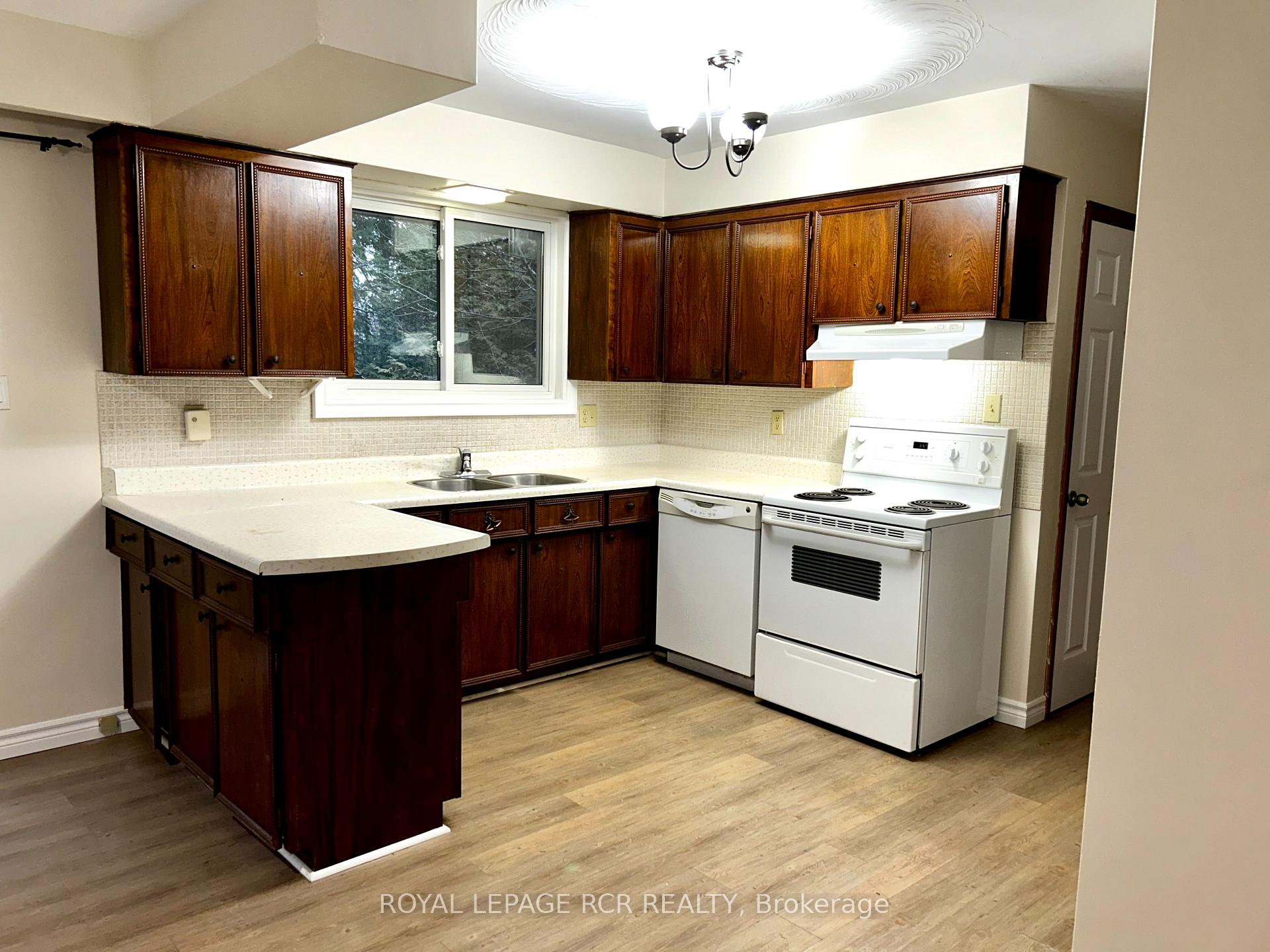 Photo 6 of Unit Main Floor, 427 Pine Grove Avenue, Shelburne — HOMEH