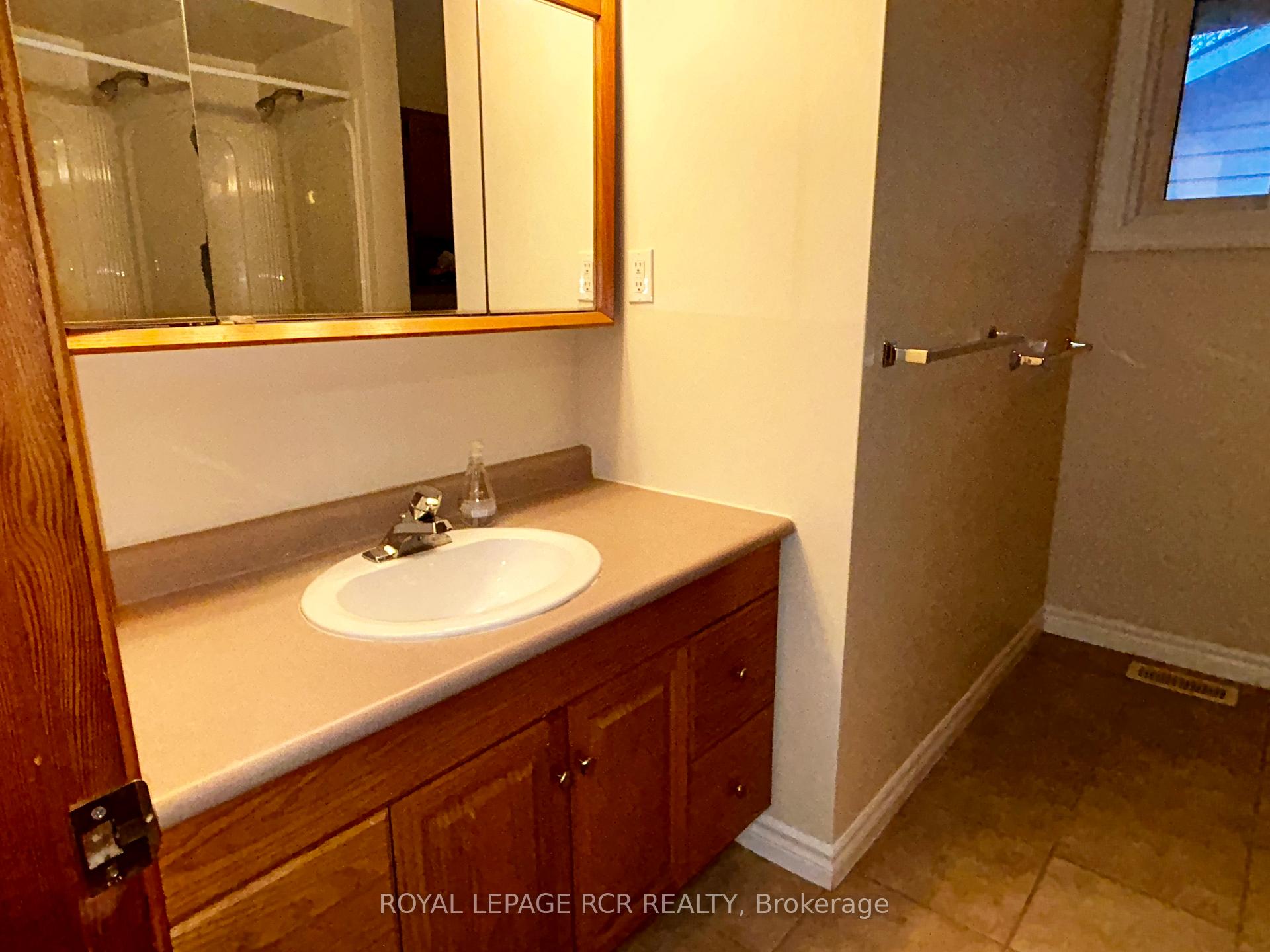 Photo 14 of Unit Main Floor, 427 Pine Grove Avenue, Shelburne — HOMEH